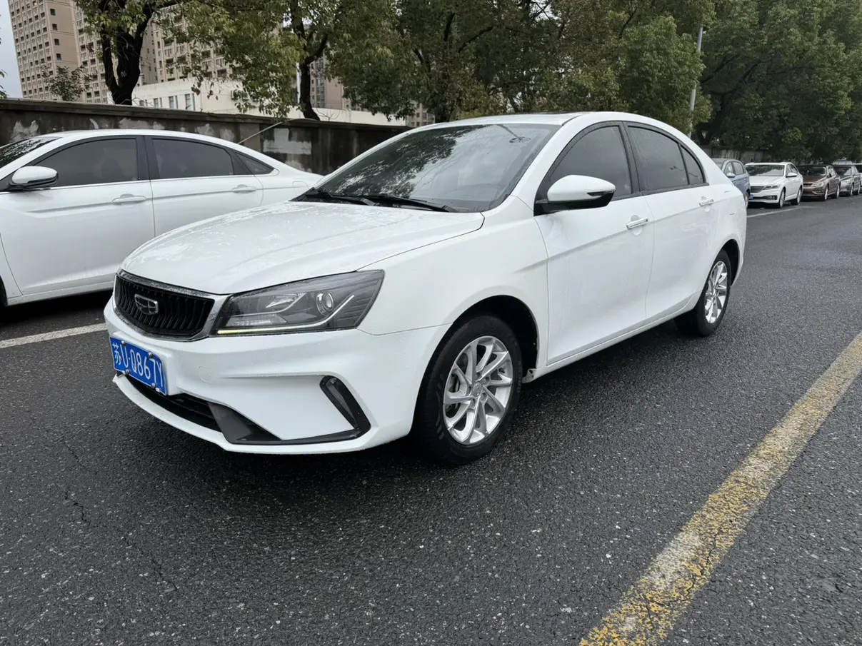 Geely Emgrand  из Китая