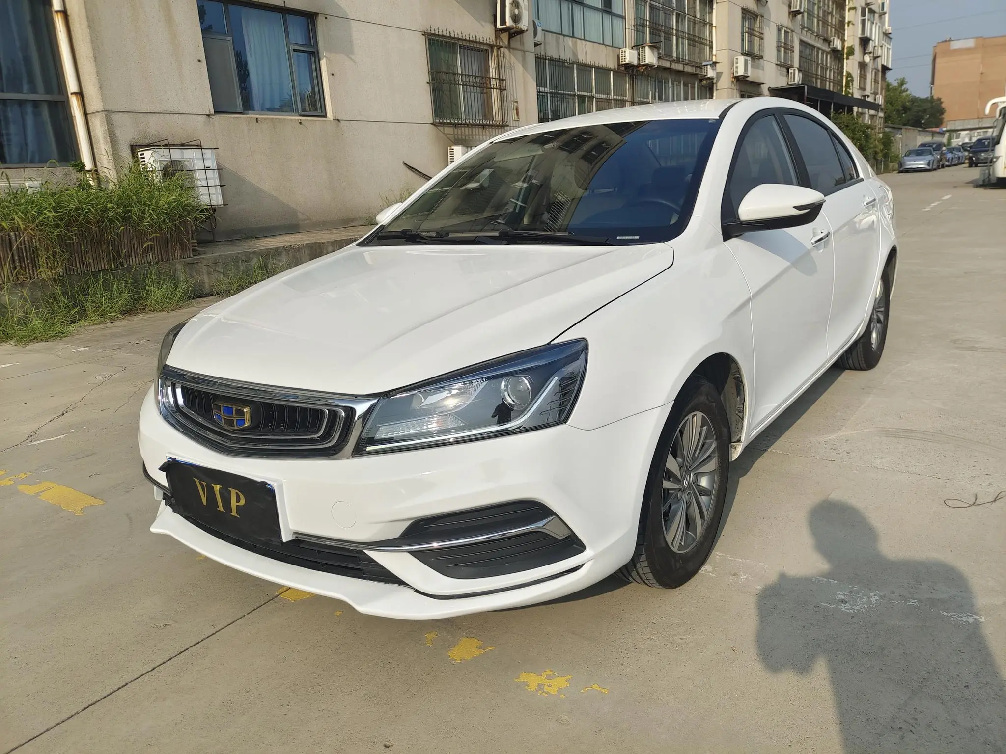 Geely Emgrand  из Китая