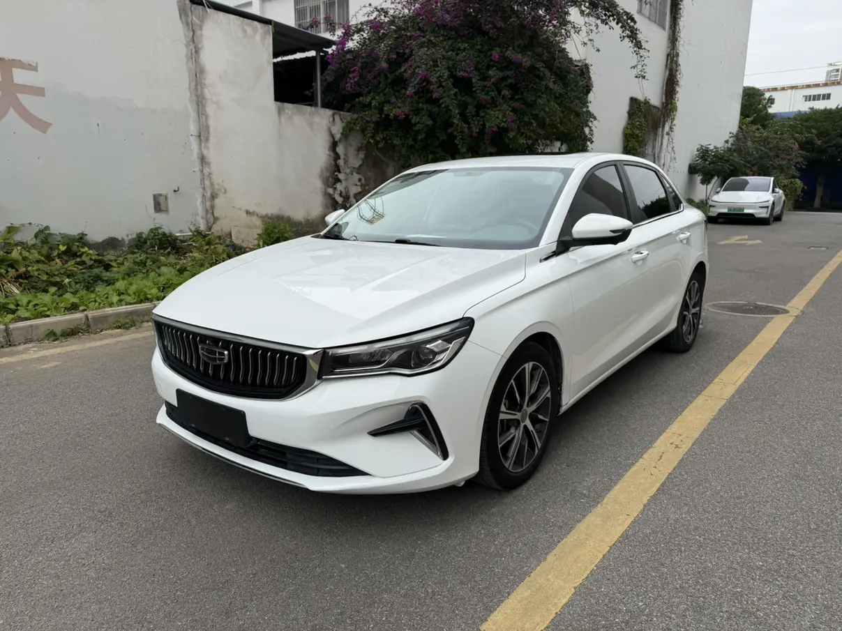 Geely Emgrand  из Китая