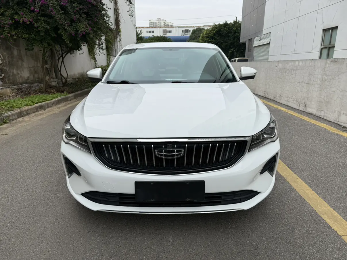 Geely Emgrand  из Китая