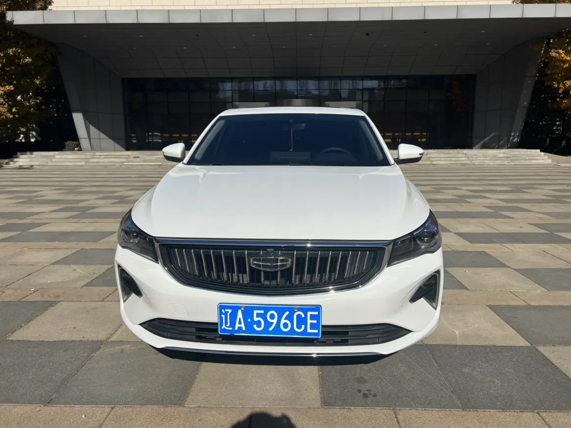 Geely Emgrand  из Китая