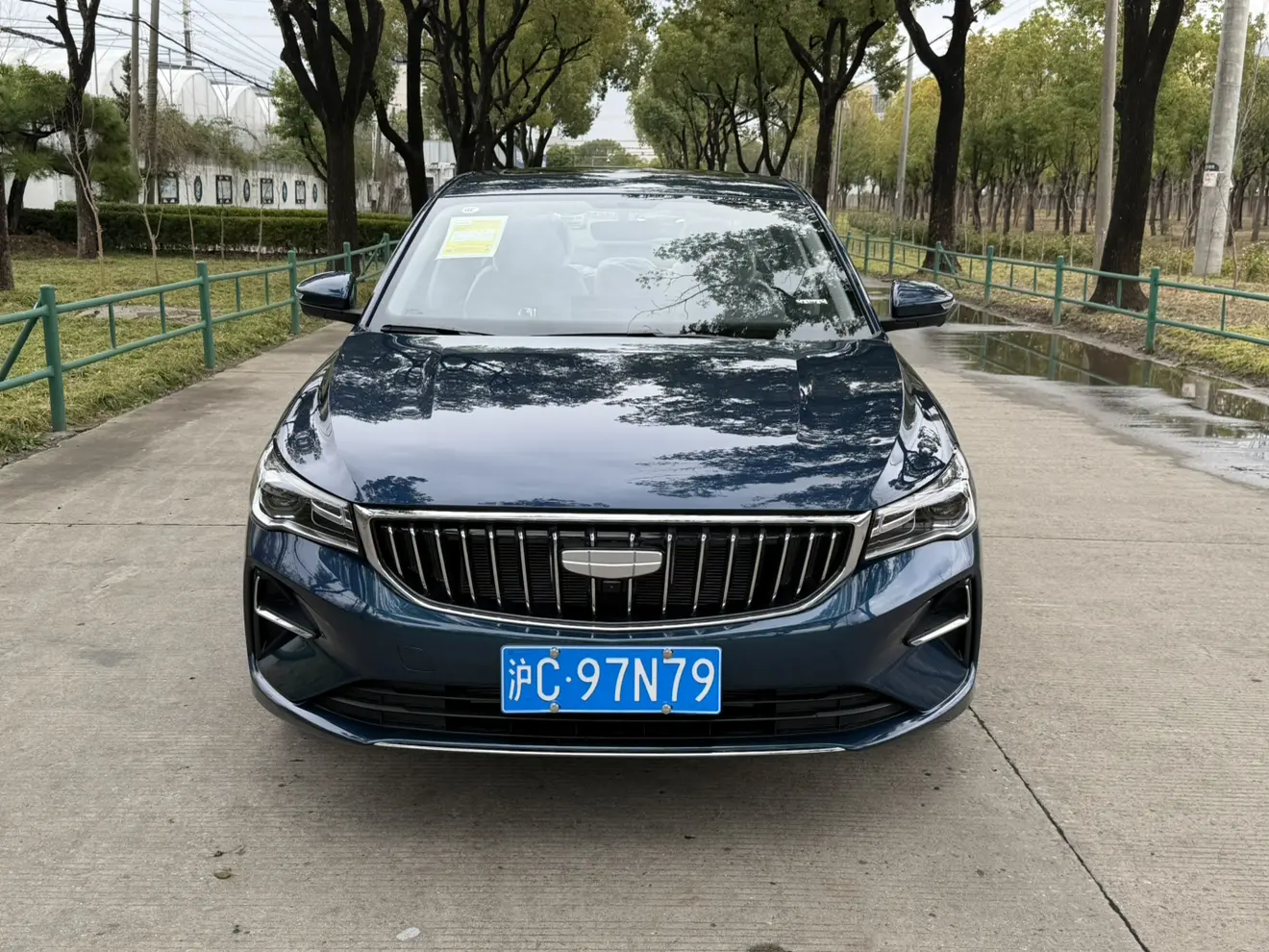 Geely Emgrand  из Китая