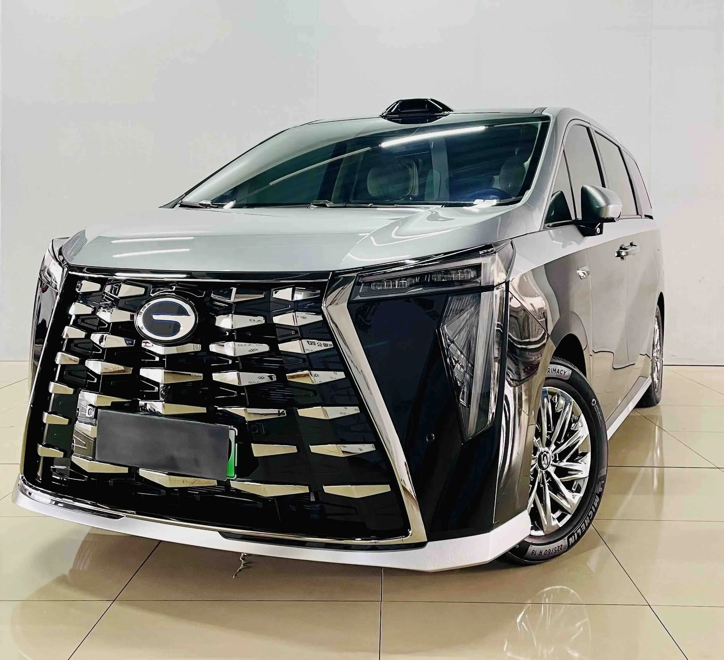 GAC Trumpchi aspires to the M8  из Китая