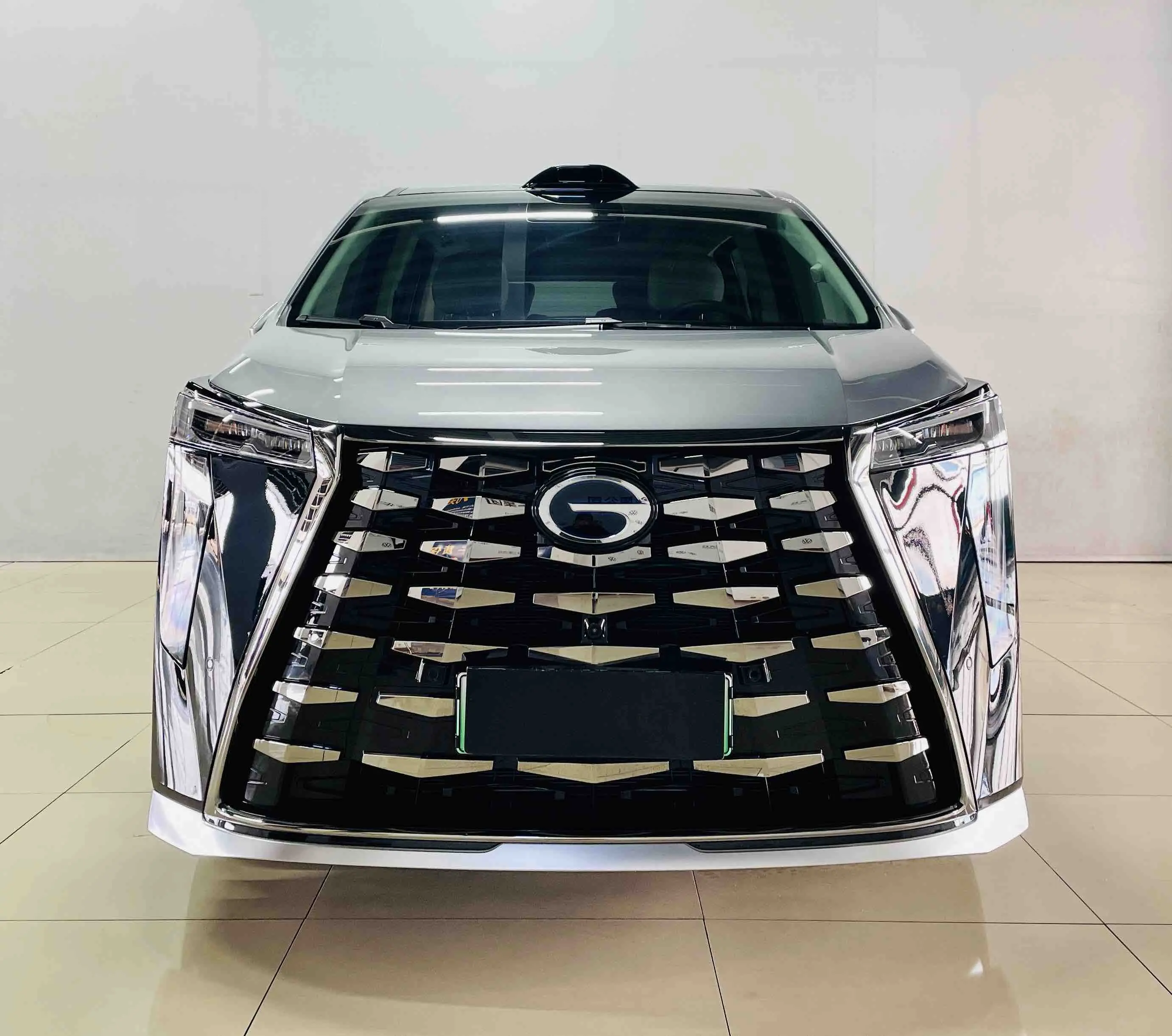 GAC Trumpchi aspires to the M8  из Китая