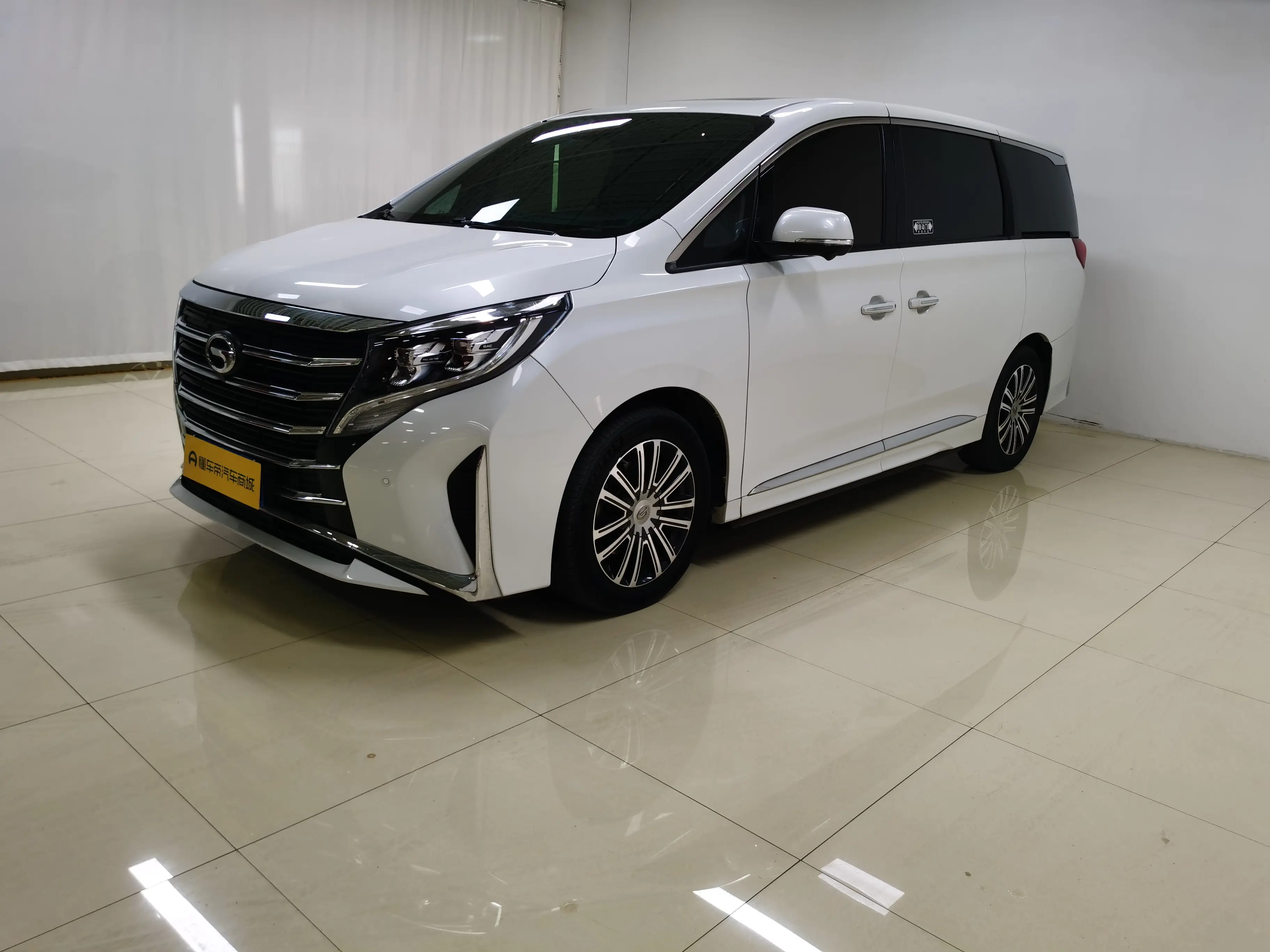 GAC Trumpchi M8  из Китая