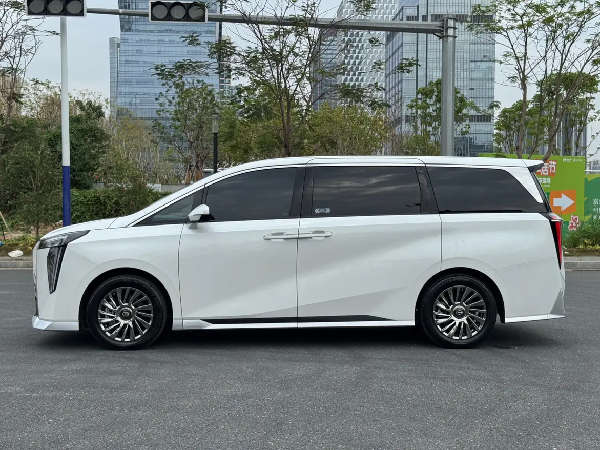 GAC Trumpchi M8  из Китая