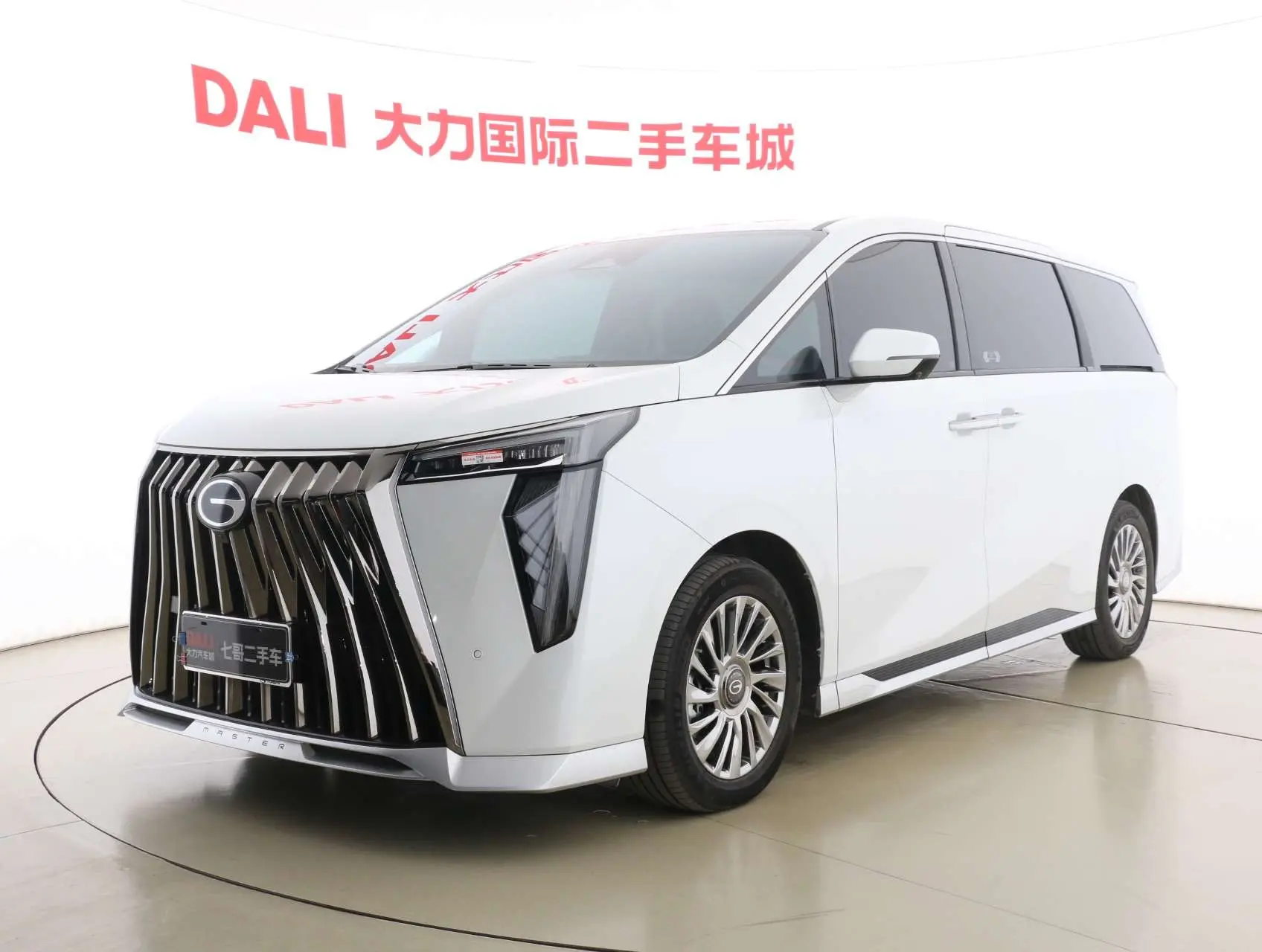 GAC Trumpchi M8  из Китая