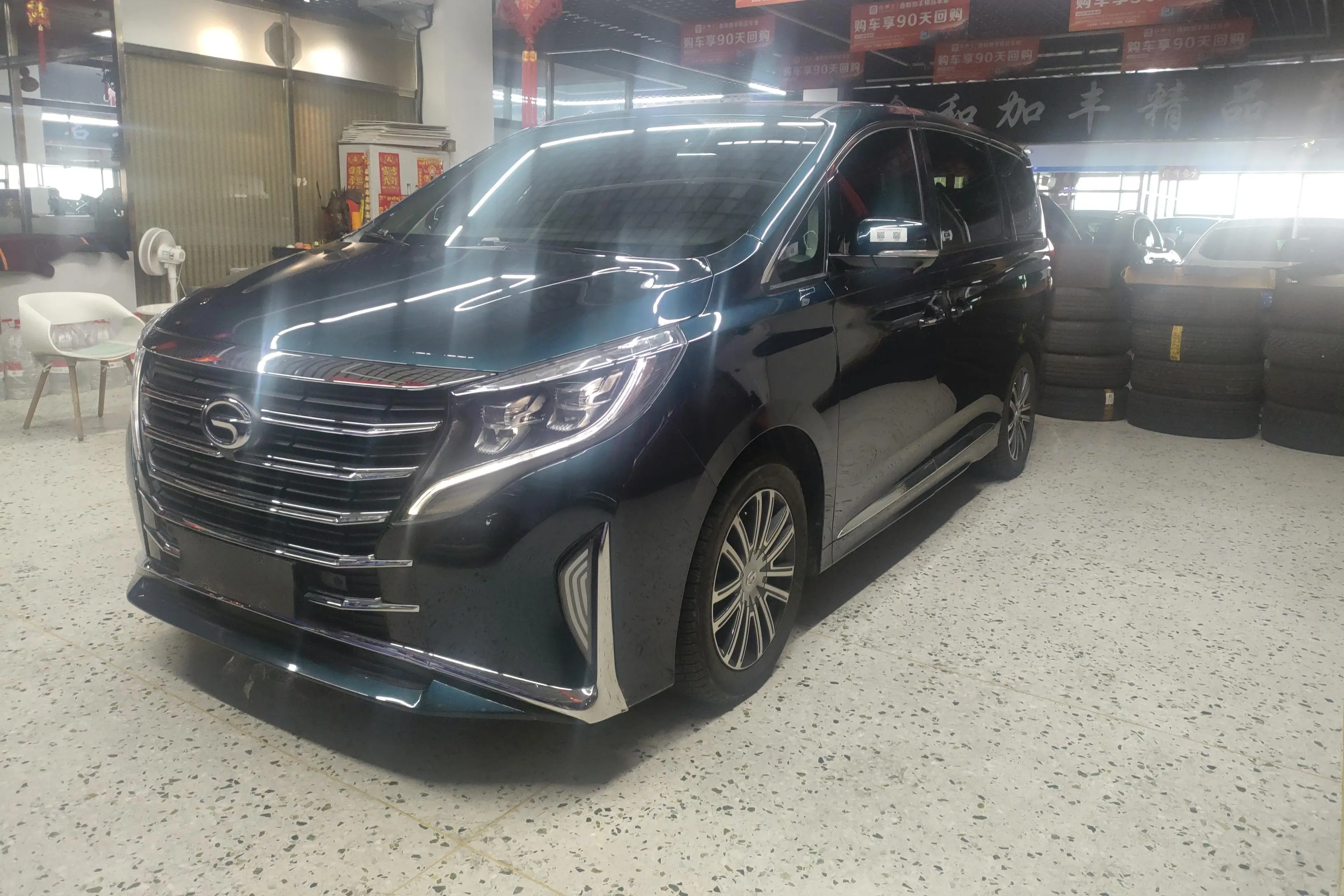 GAC Trumpchi M8  из Китая