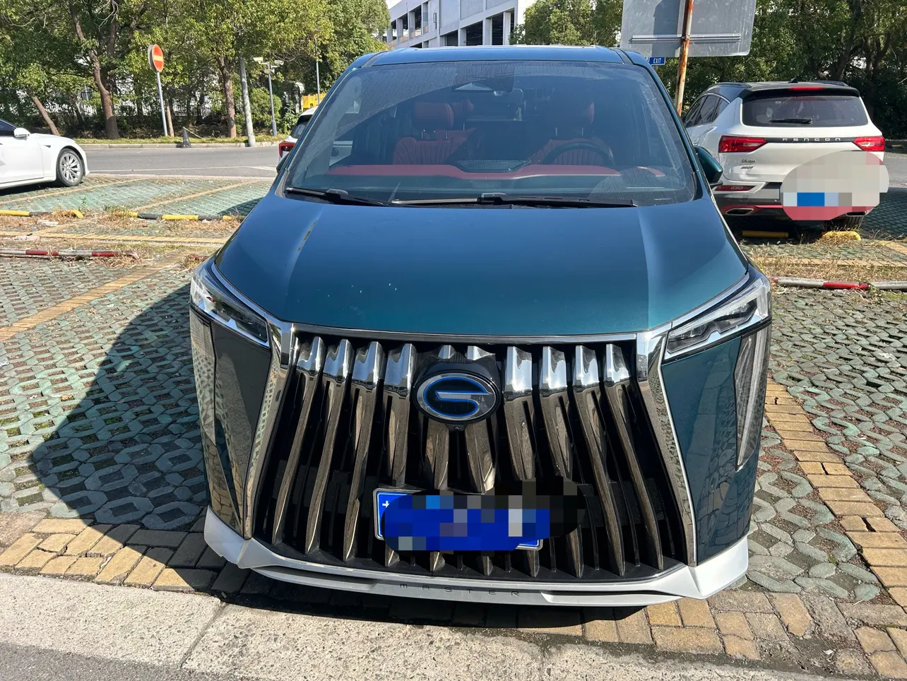 GAC Trumpchi M8  из Китая