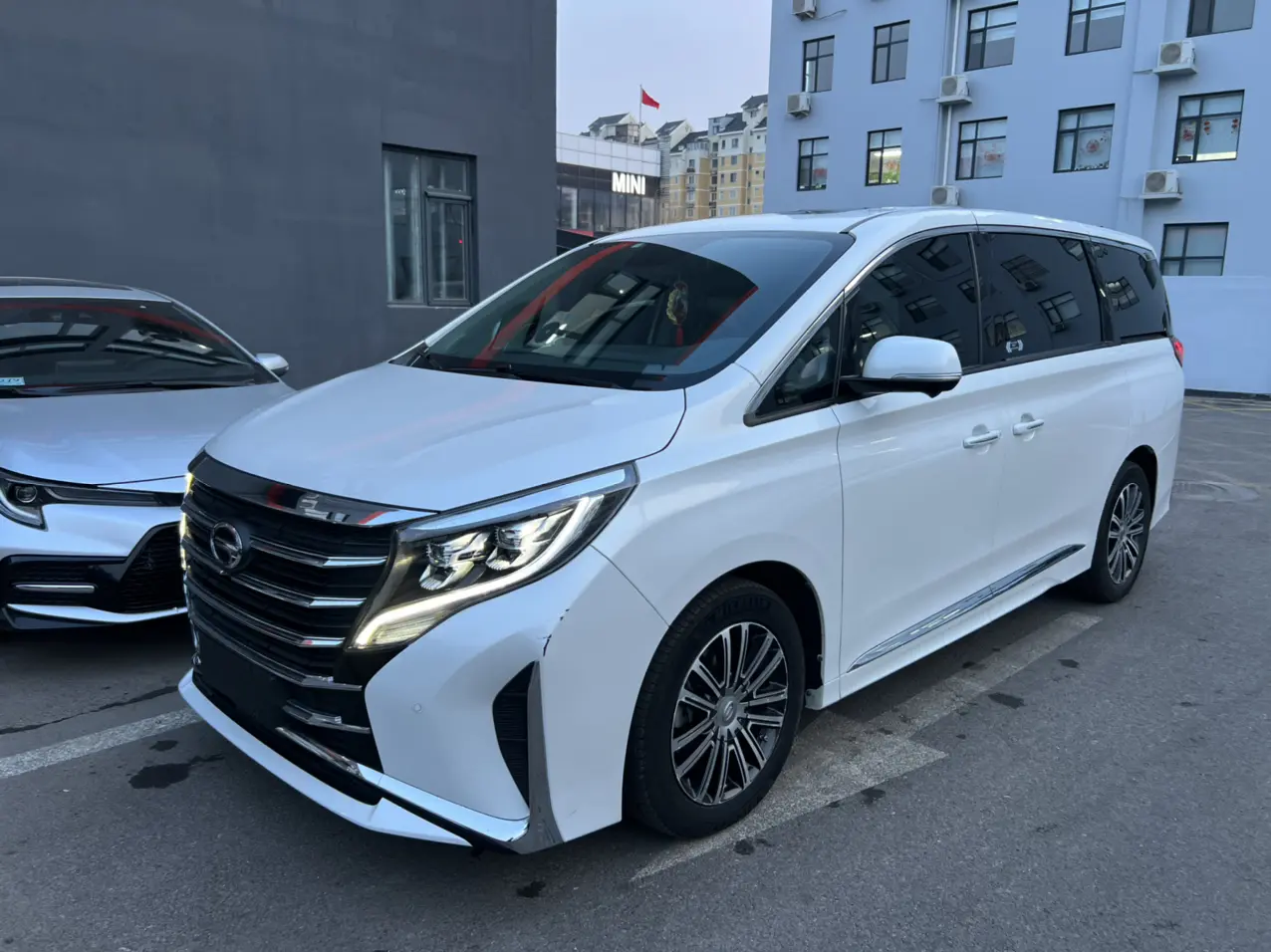 GAC Trumpchi M8  из Китая