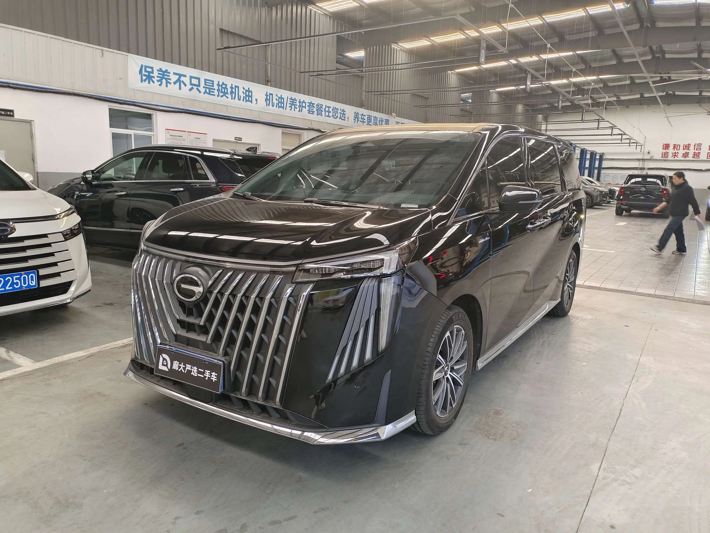 GAC Trumpchi M8  из Китая