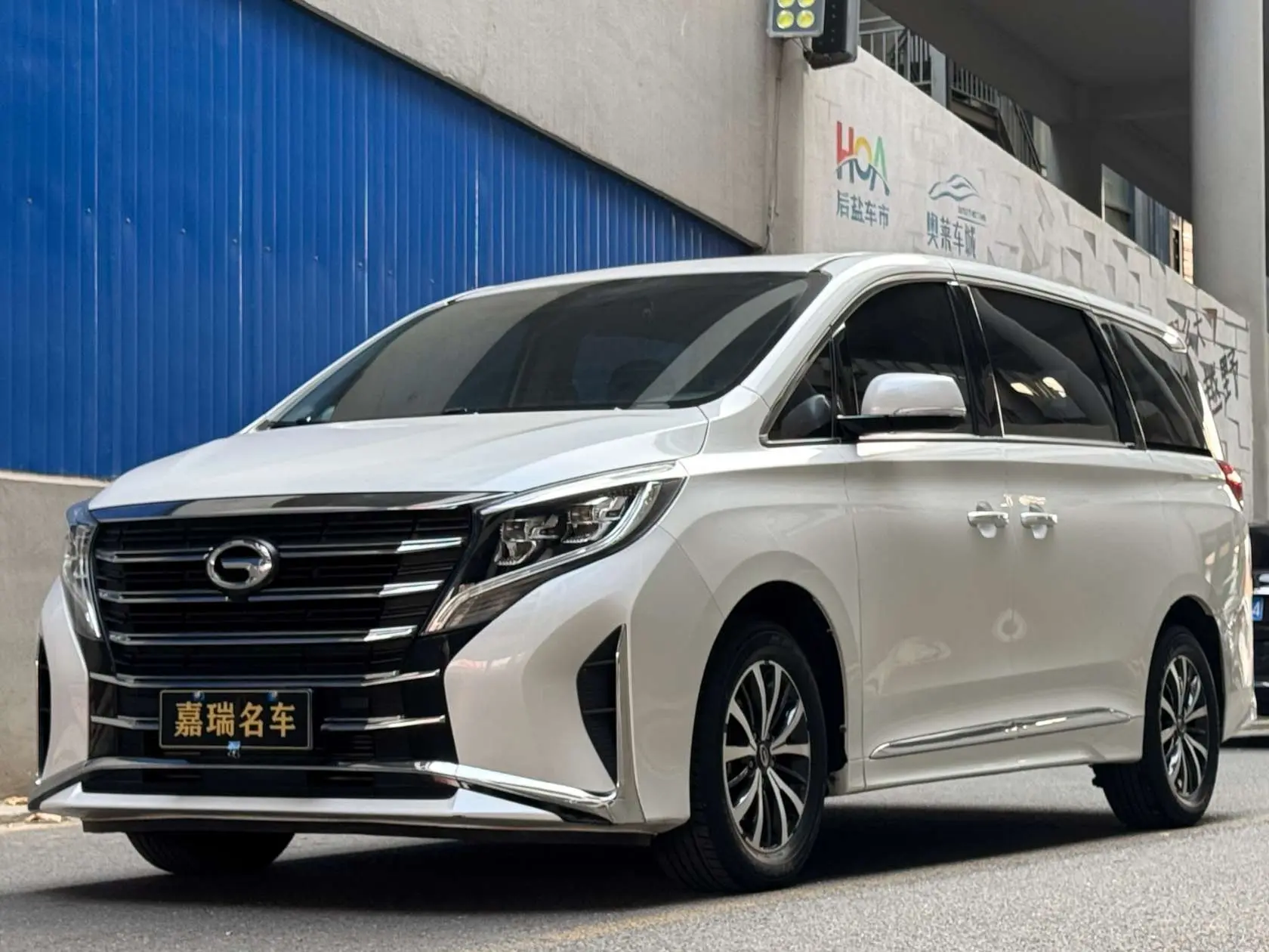 GAC Trumpchi M8  из Китая