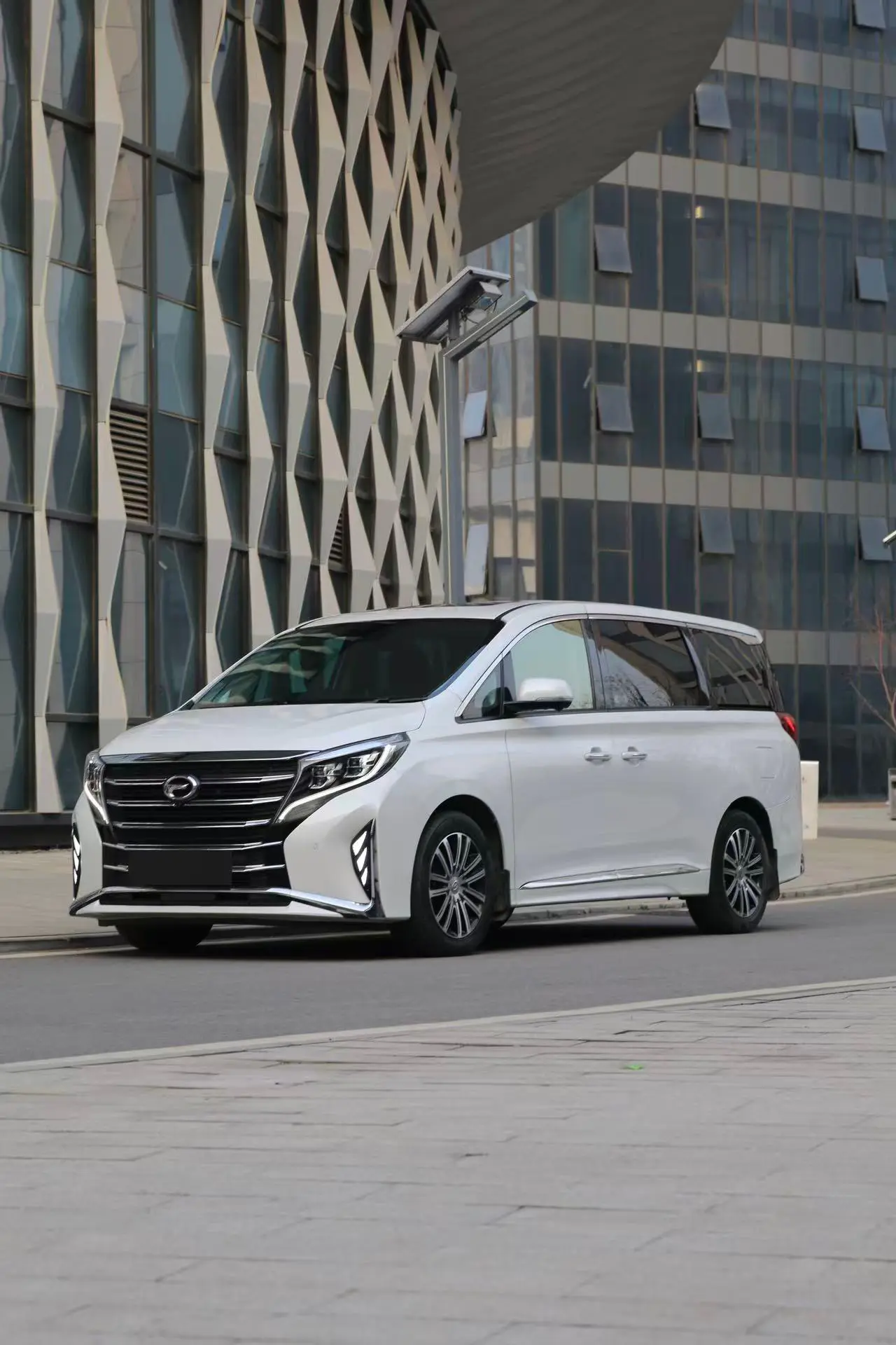 GAC Trumpchi M8  из Китая