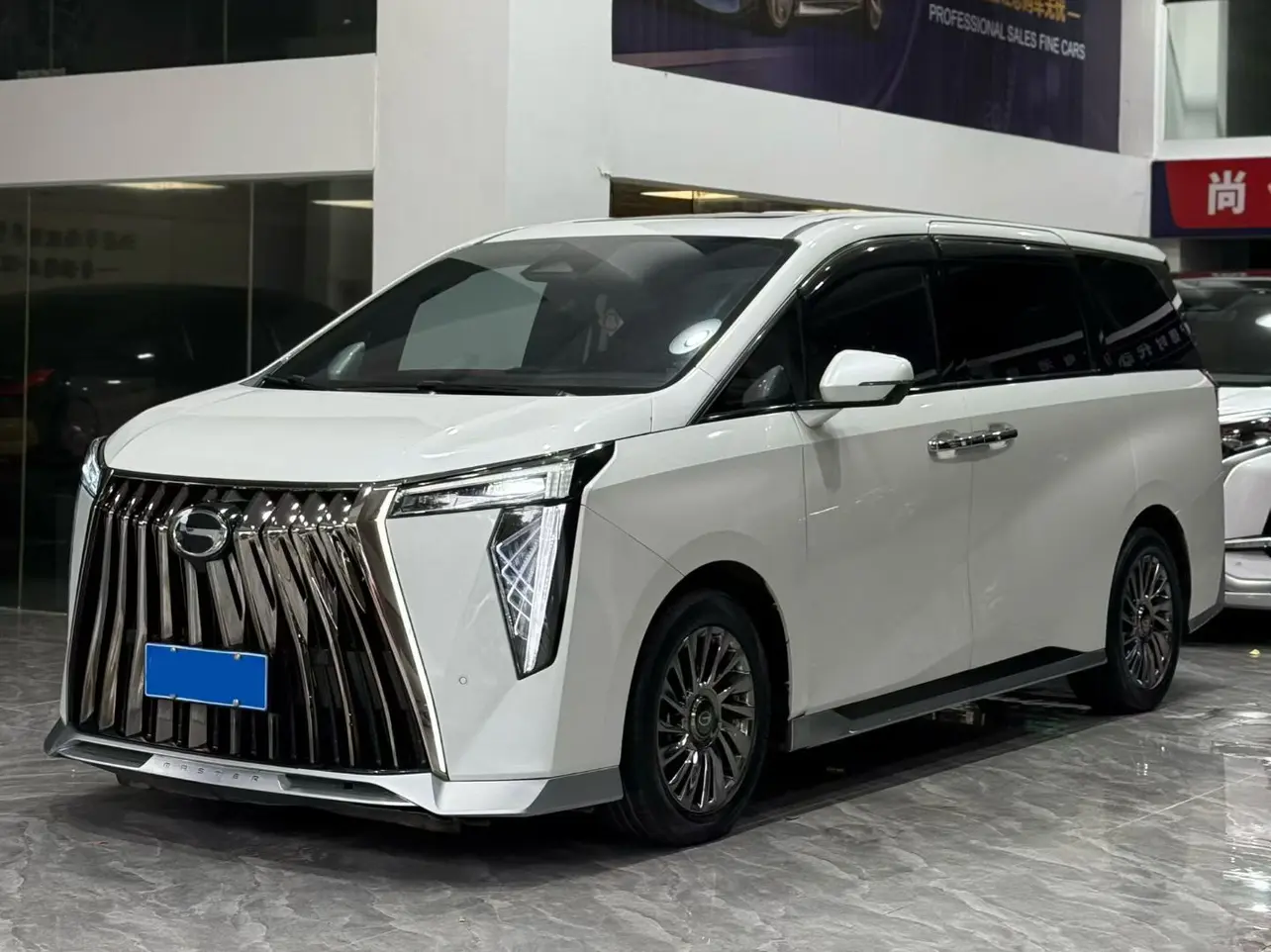 GAC Trumpchi M8  из Китая