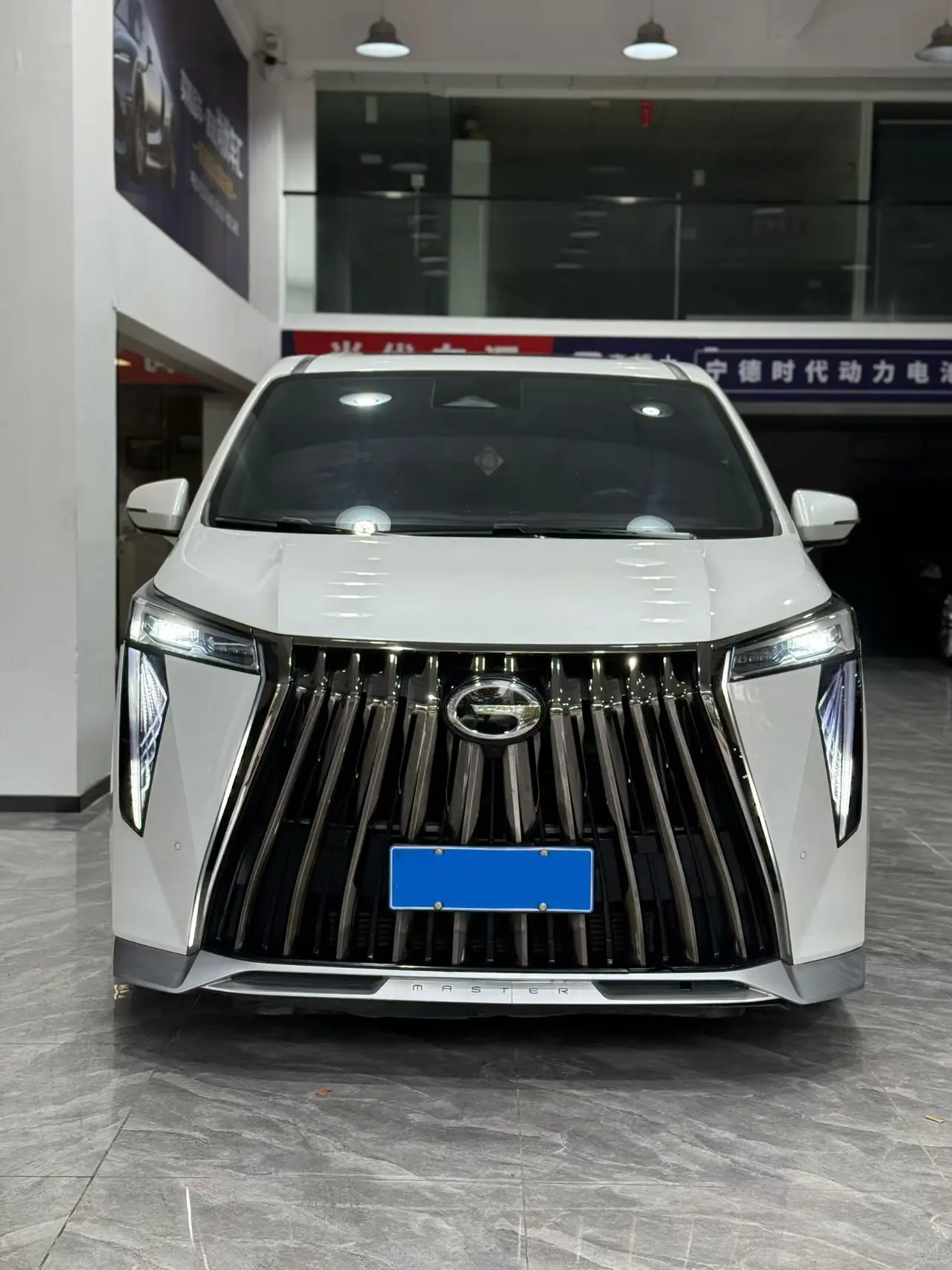 GAC Trumpchi M8  из Китая
