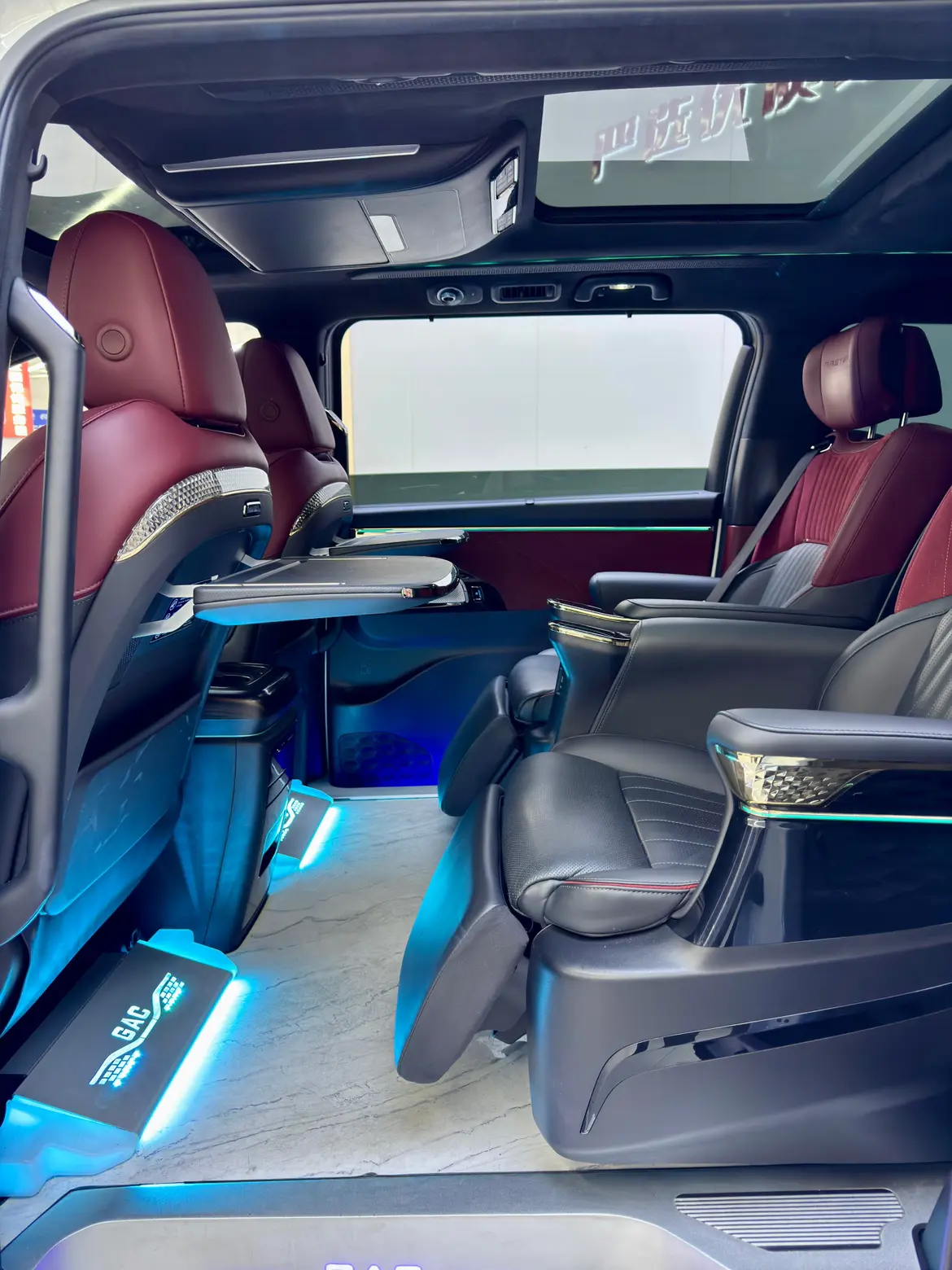 GAC Trumpchi M8  из Китая