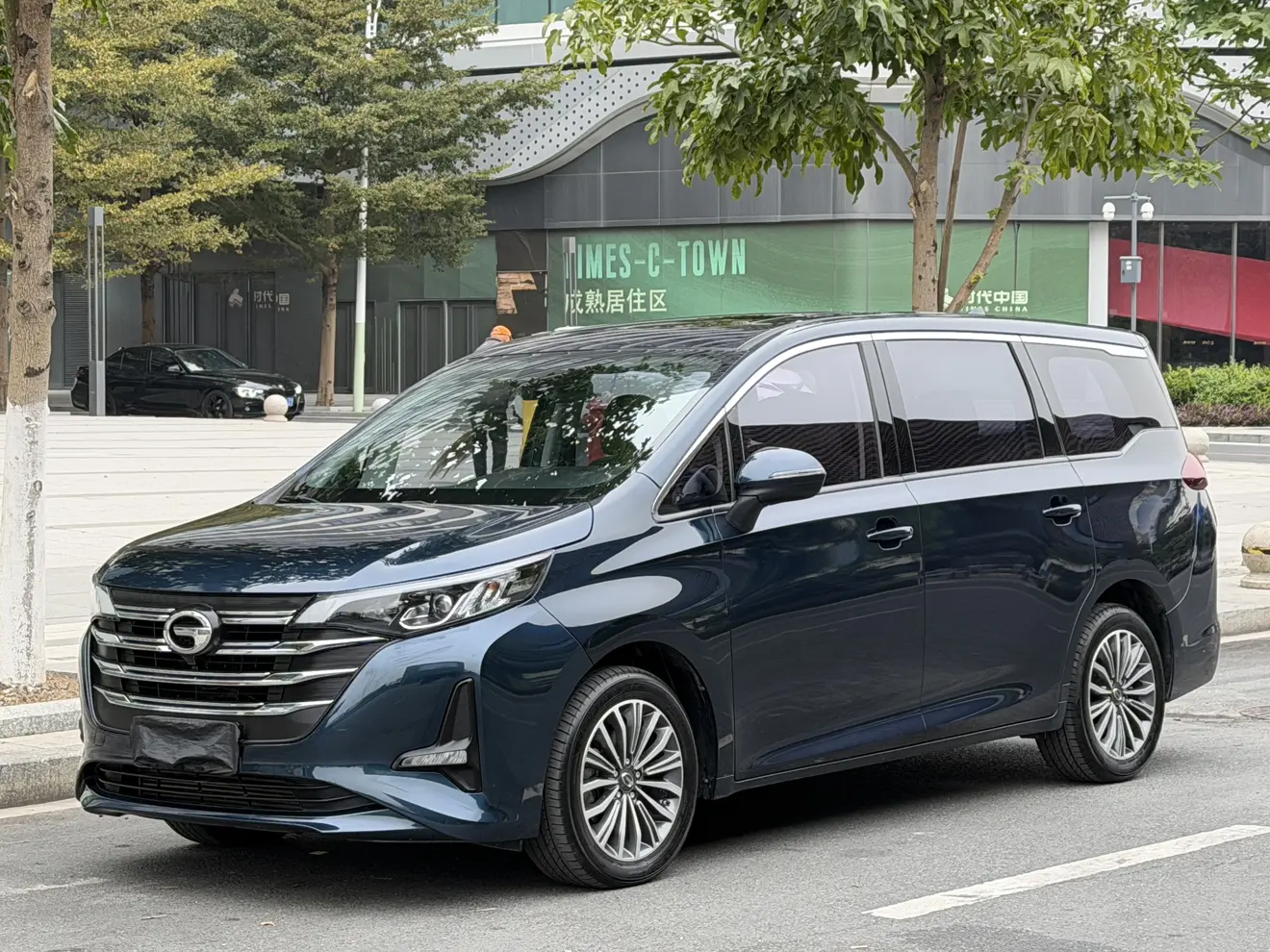 GAC Trumpchi M6  из Китая