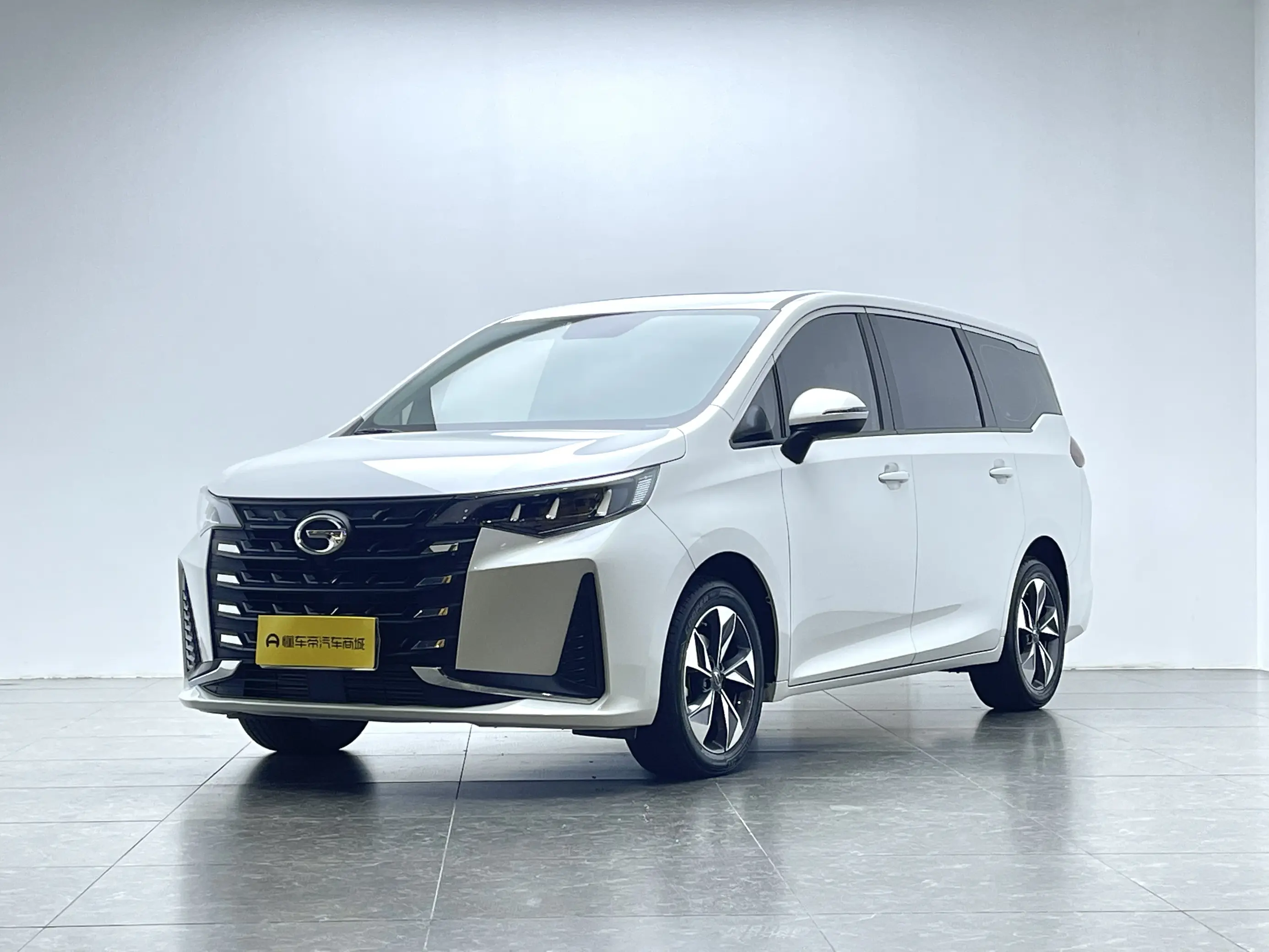 GAC Trumpchi M6  из Китая