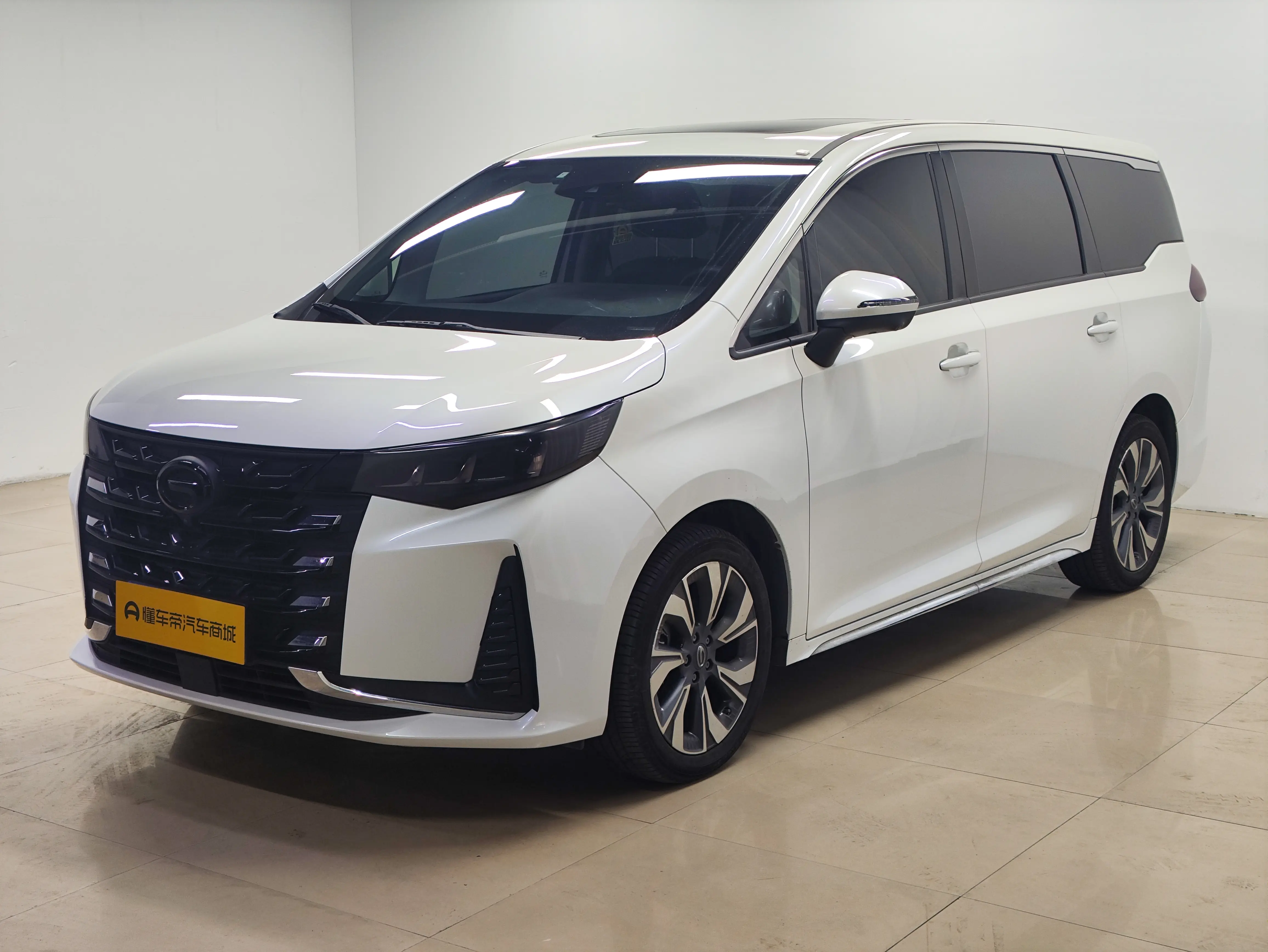 GAC Trumpchi M6  из Китая