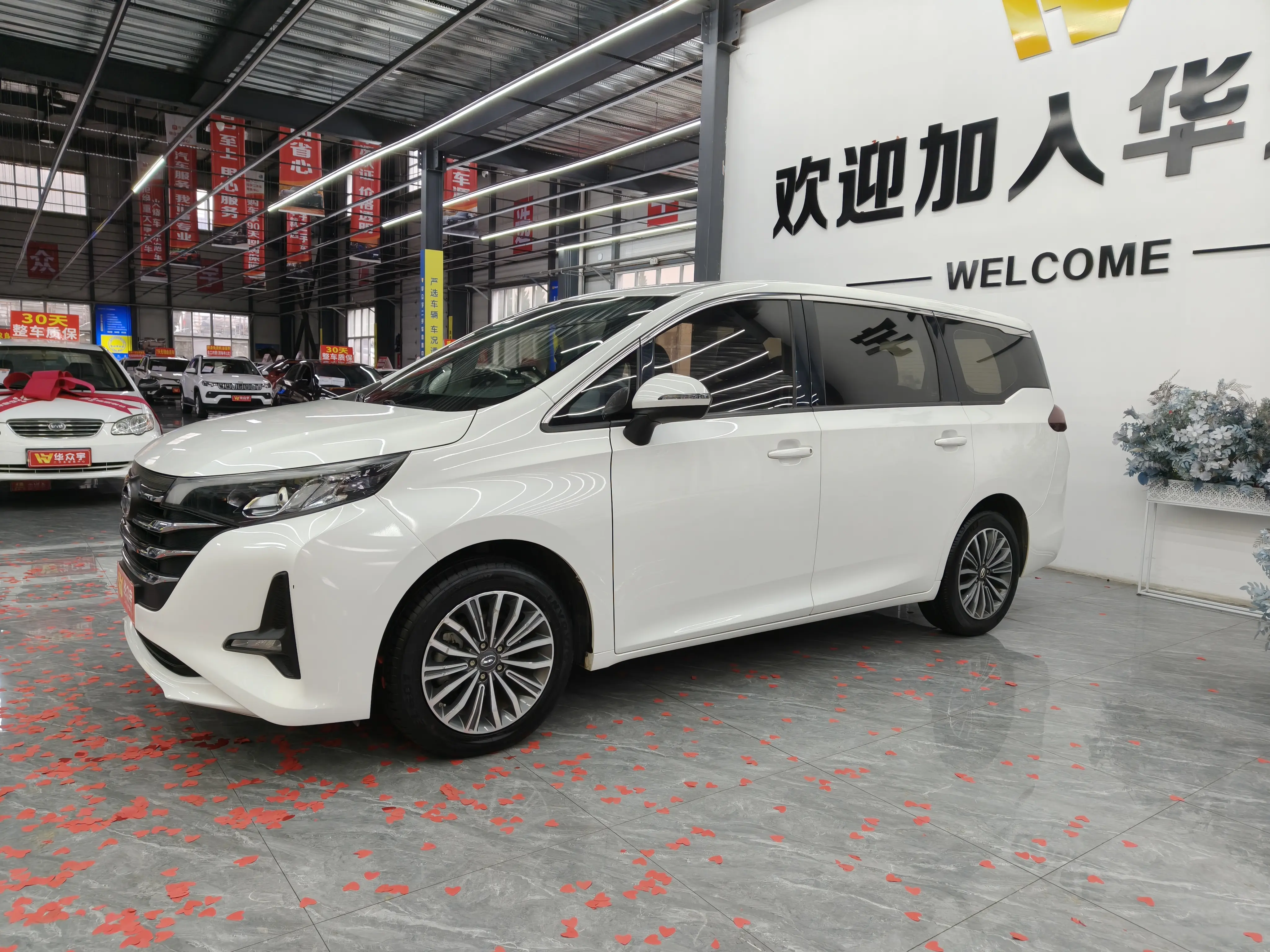 GAC Trumpchi M6  из Китая