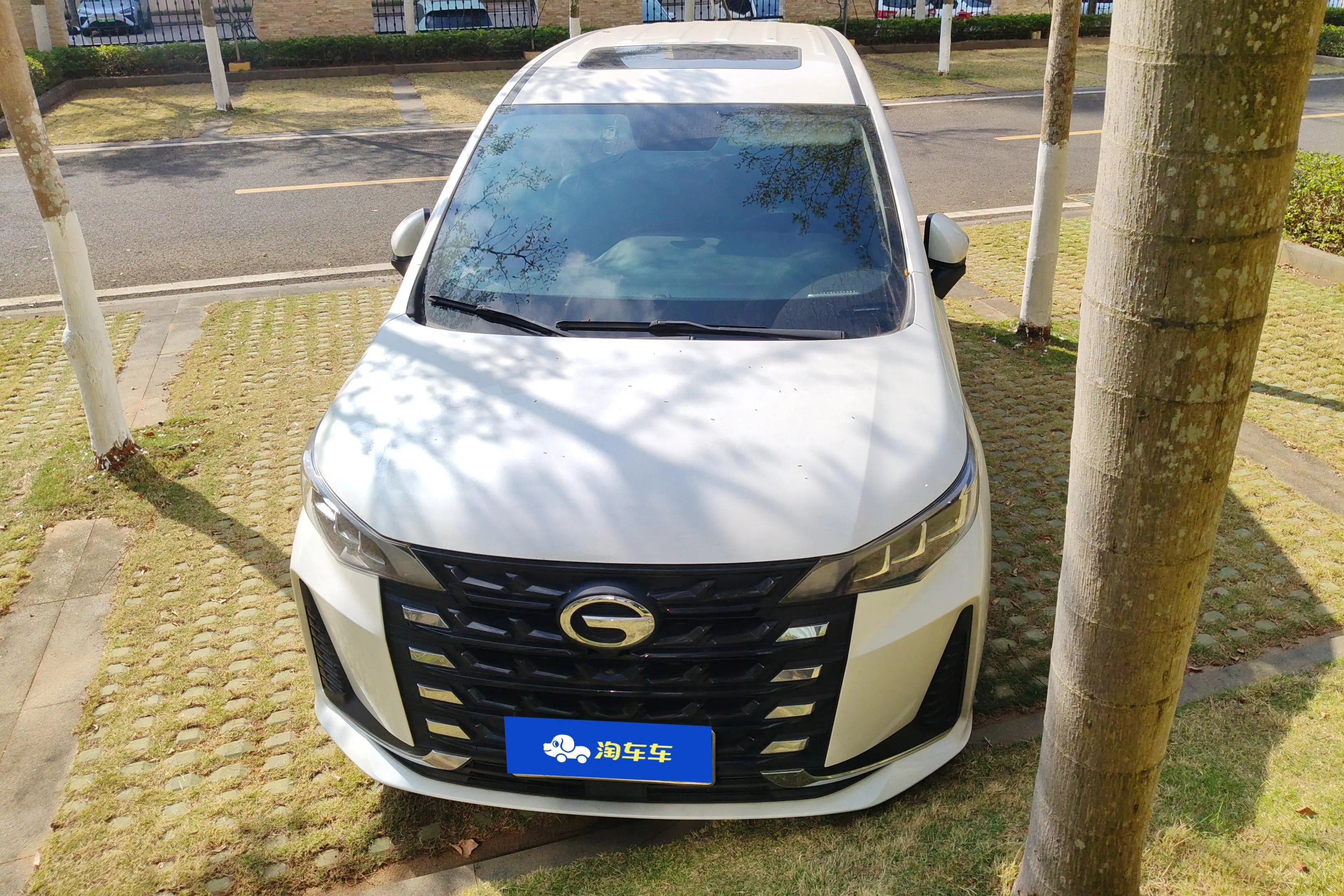 GAC Trumpchi M6  из Китая