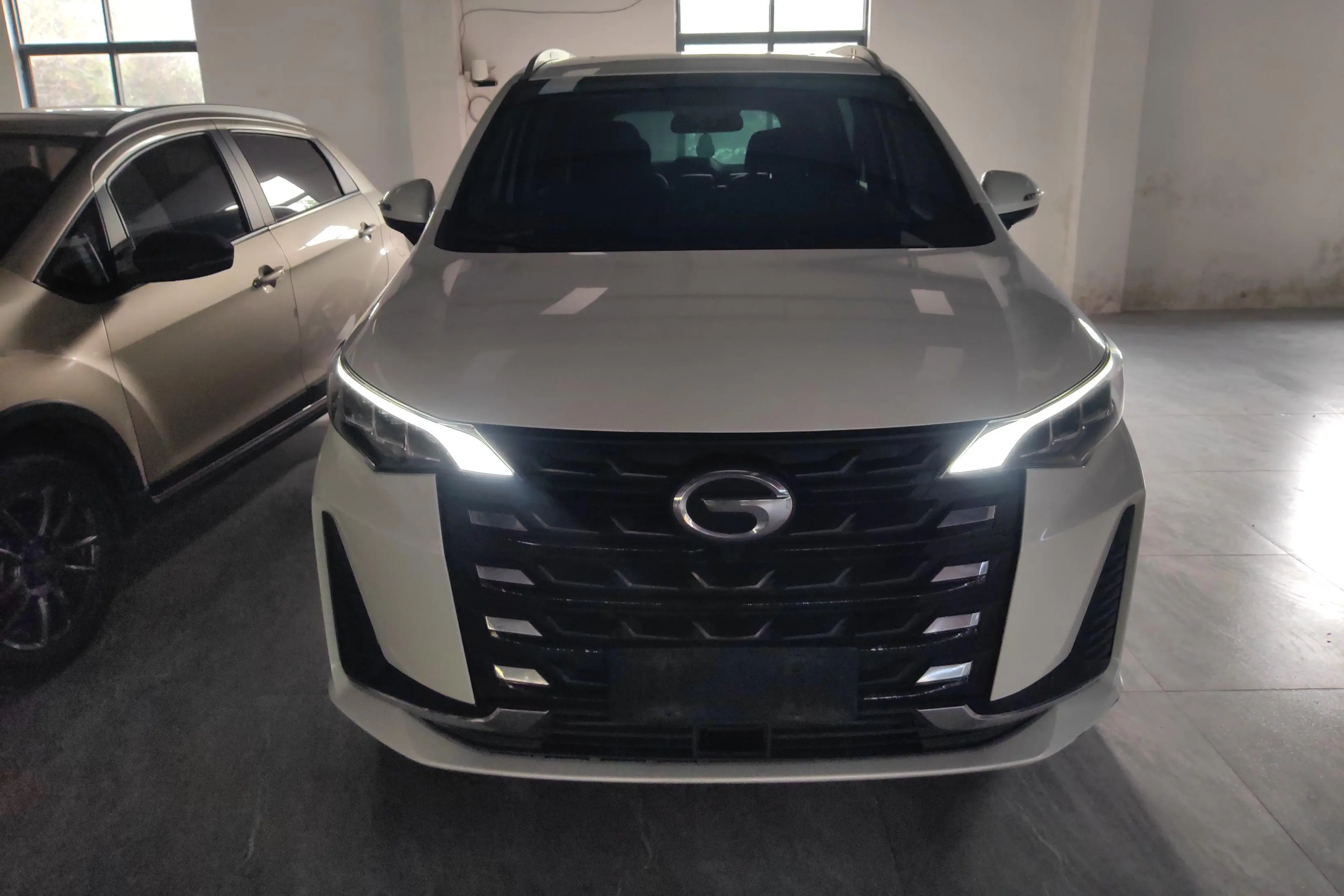 GAC Trumpchi M6  из Китая