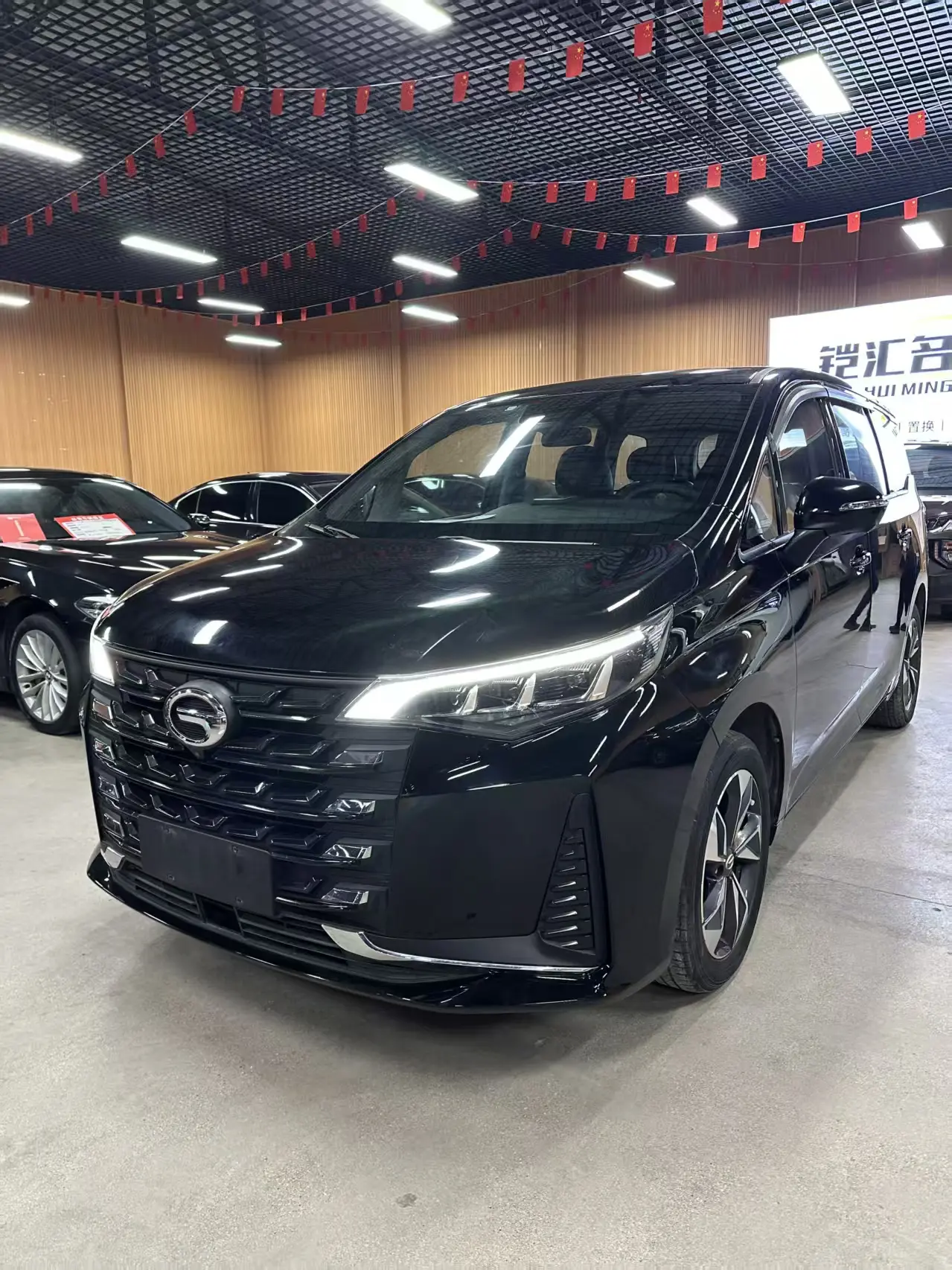 GAC Trumpchi M6  из Китая