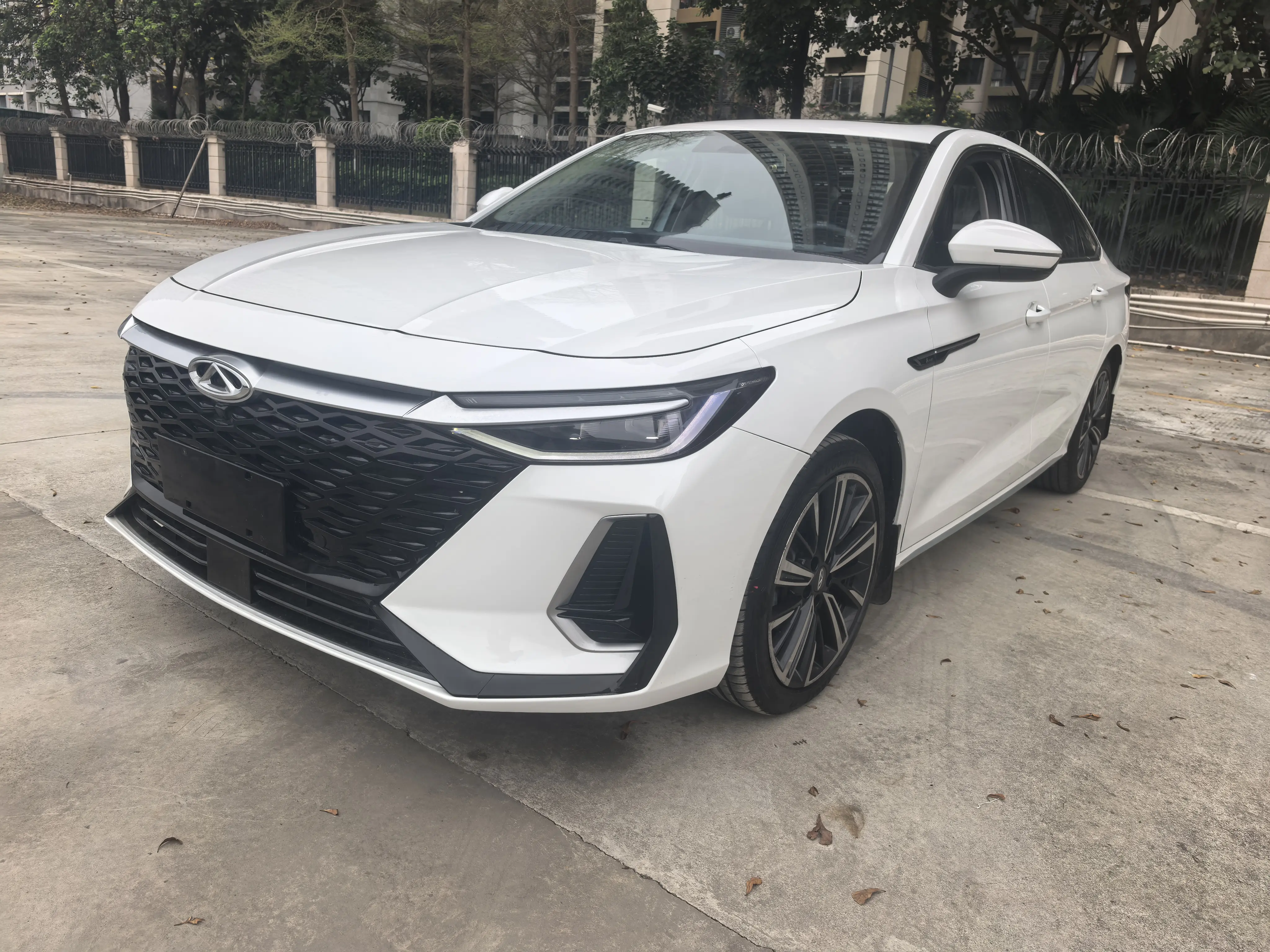 Chery Arrizo 8  из Китая