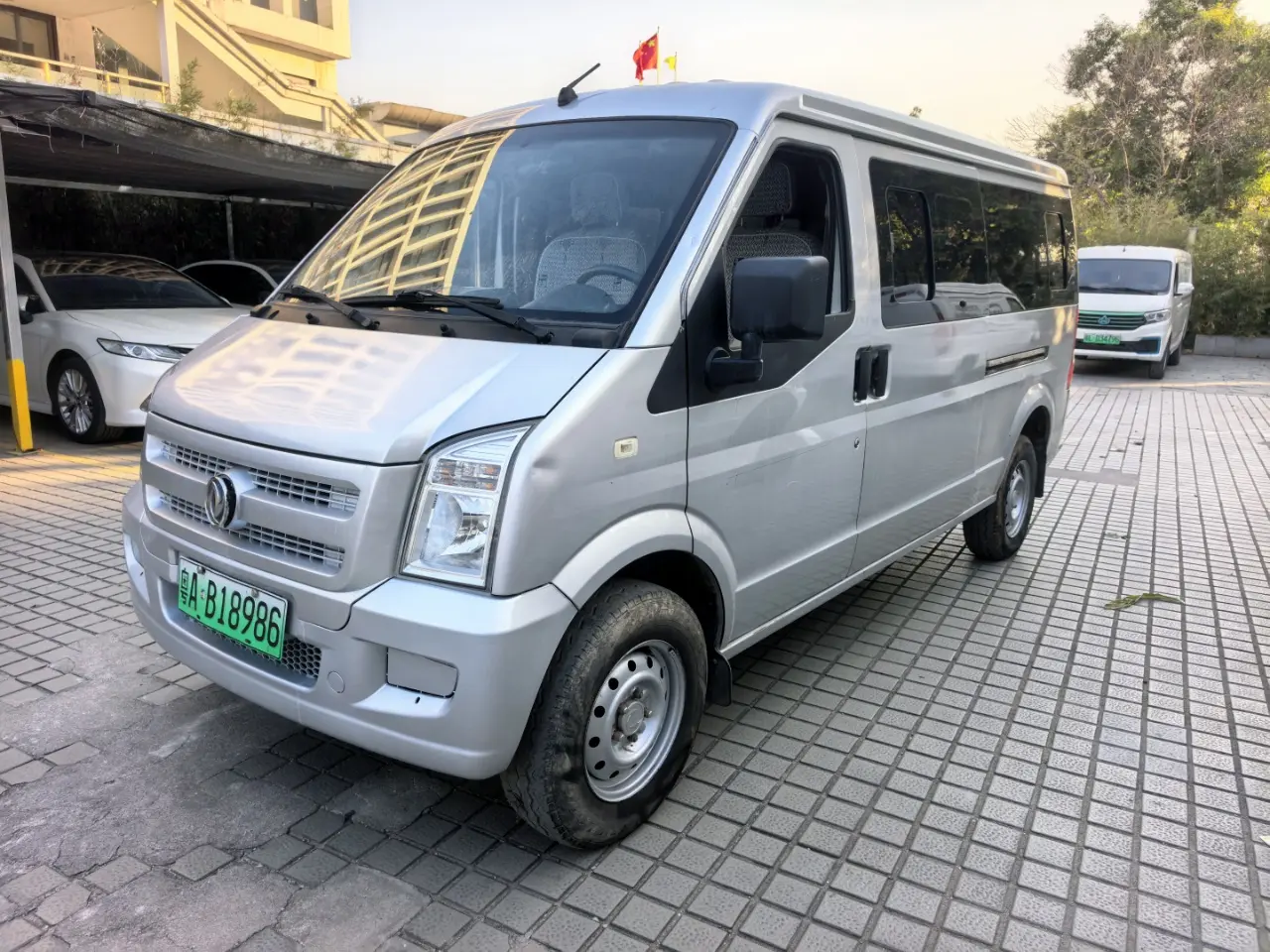 Dongfeng Xiaokang EC36  из Китая