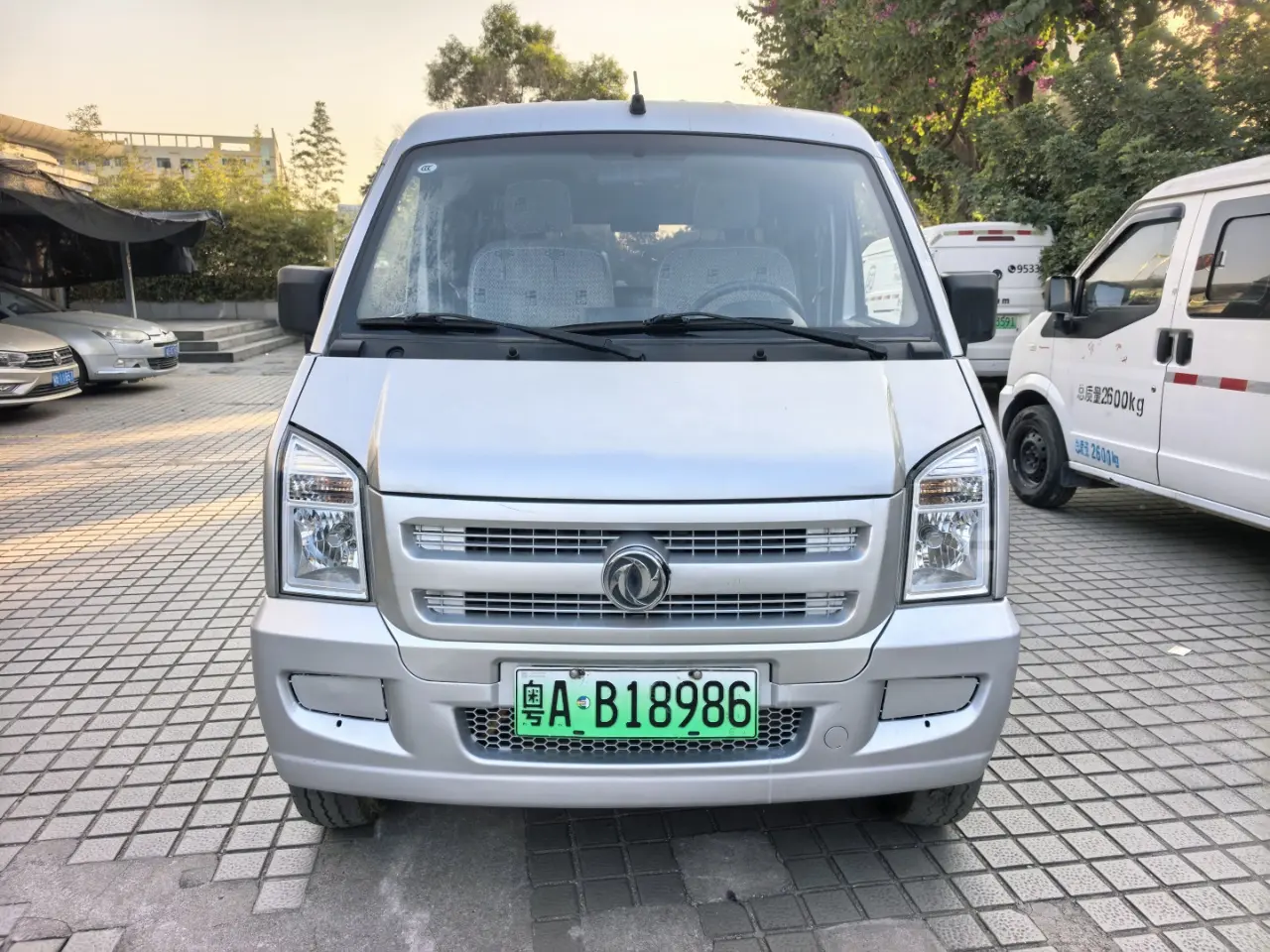 Dongfeng Xiaokang EC36  из Китая