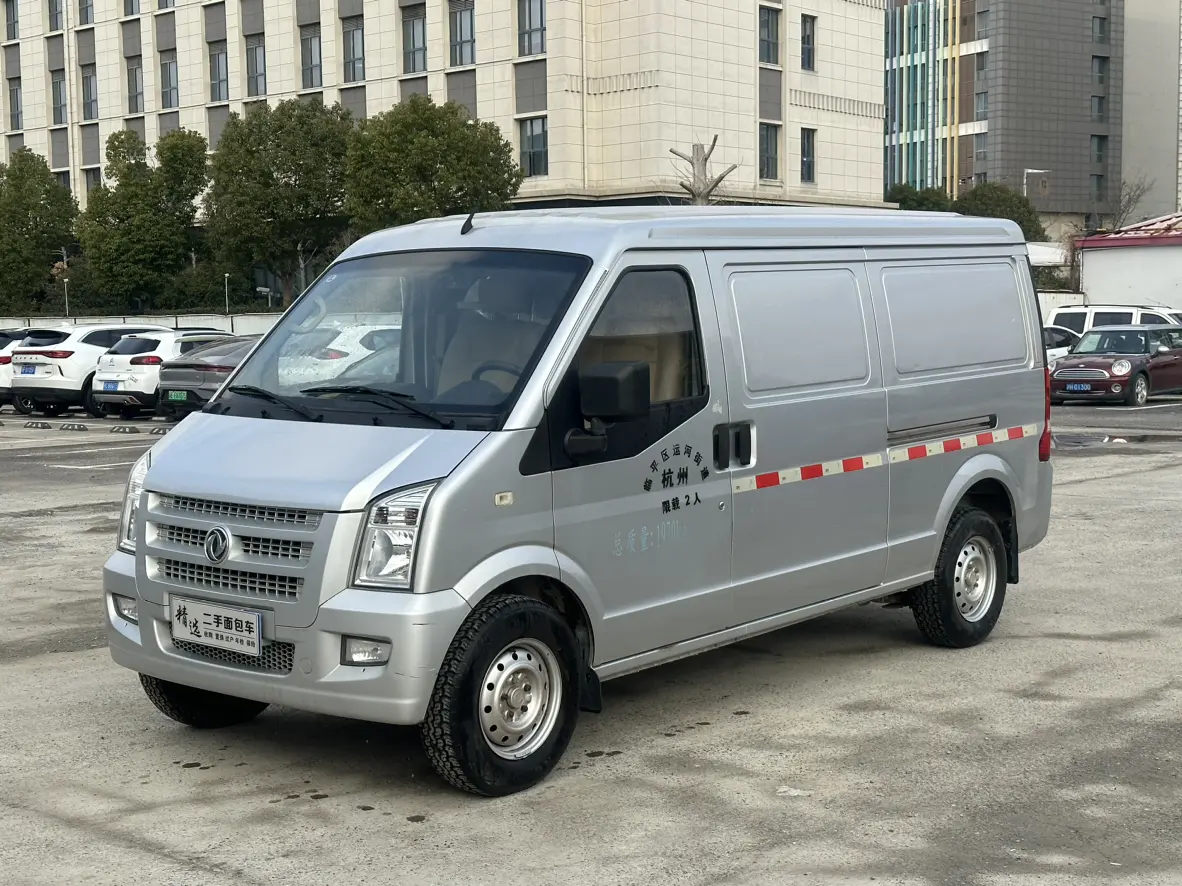 Dongfeng Xiaokang C35  из Китая