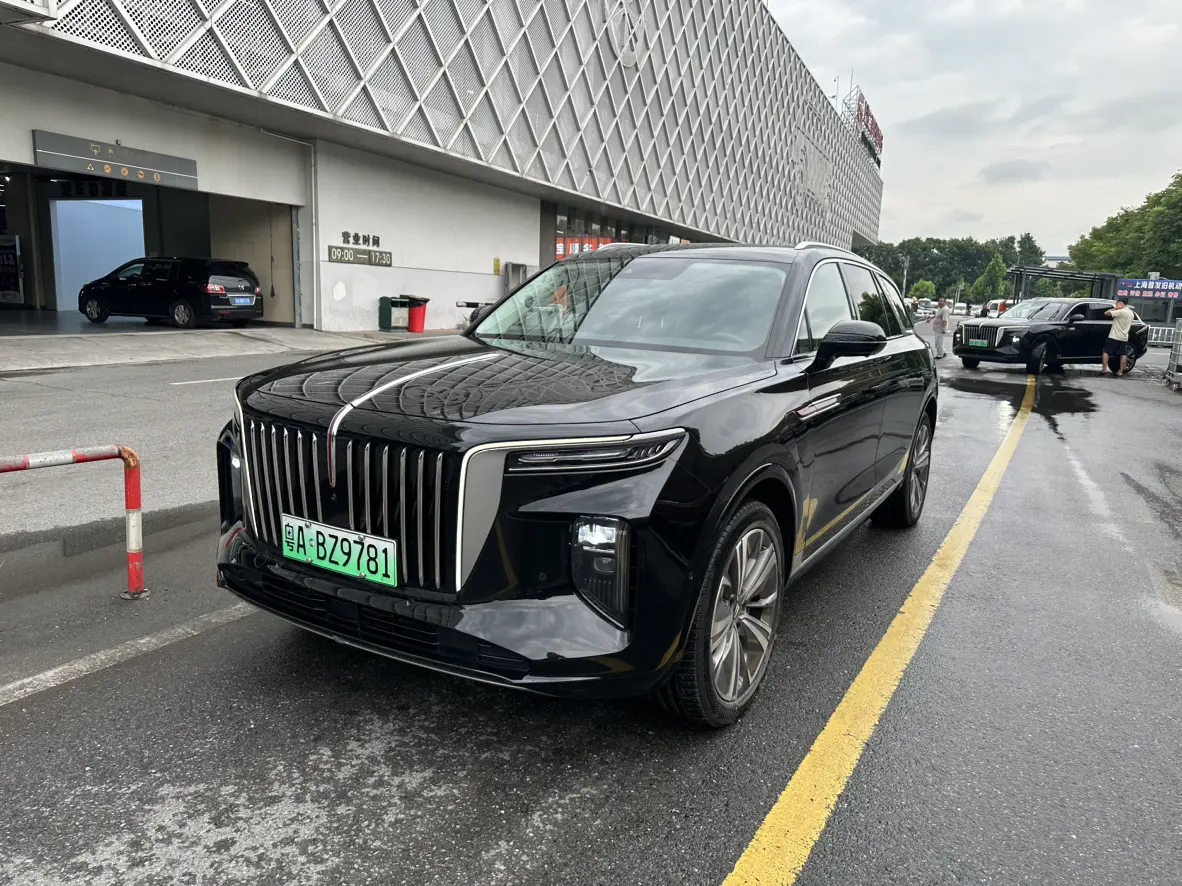 Hongqi E-HS9  из Китая