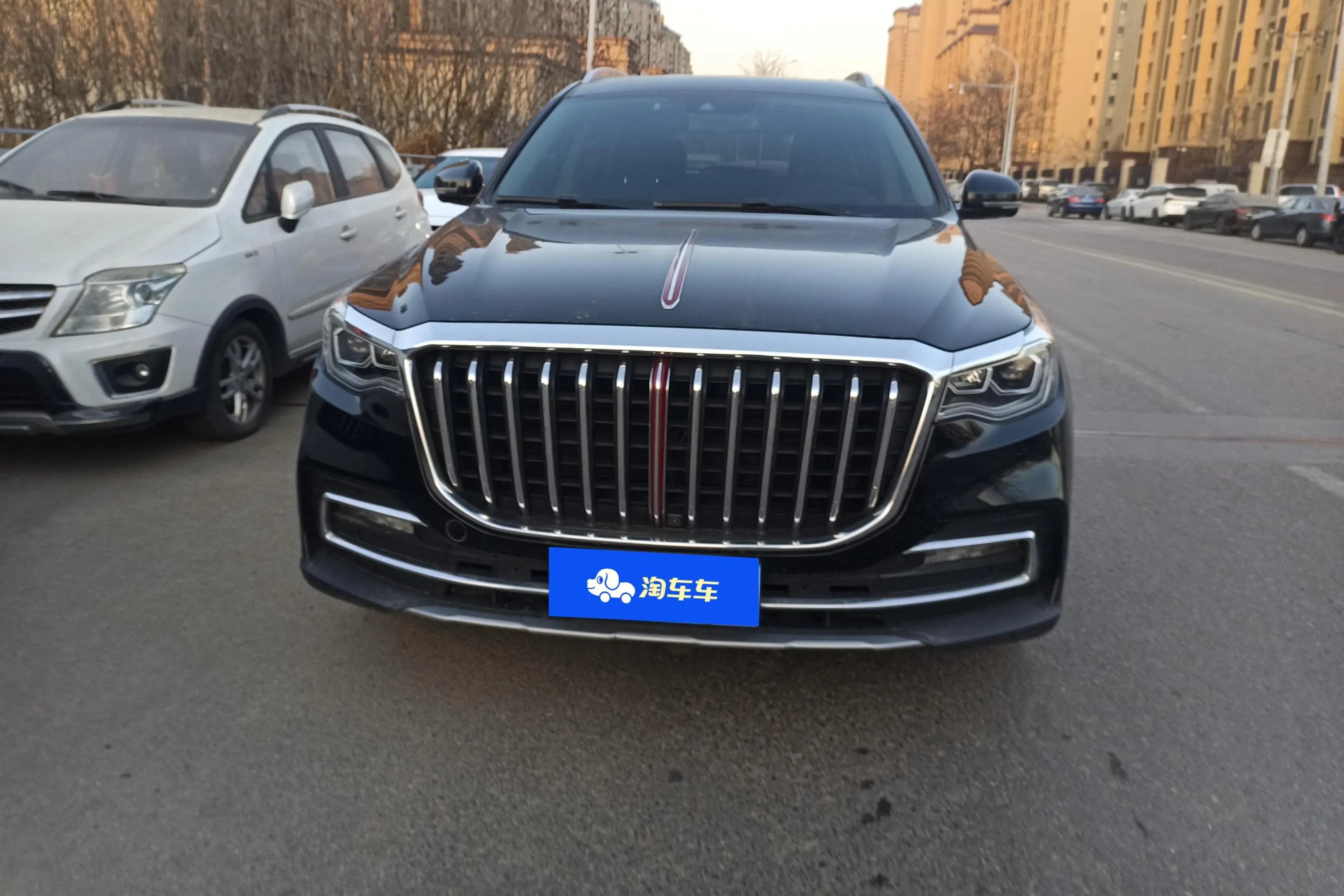 Hongqi HS7  из Китая