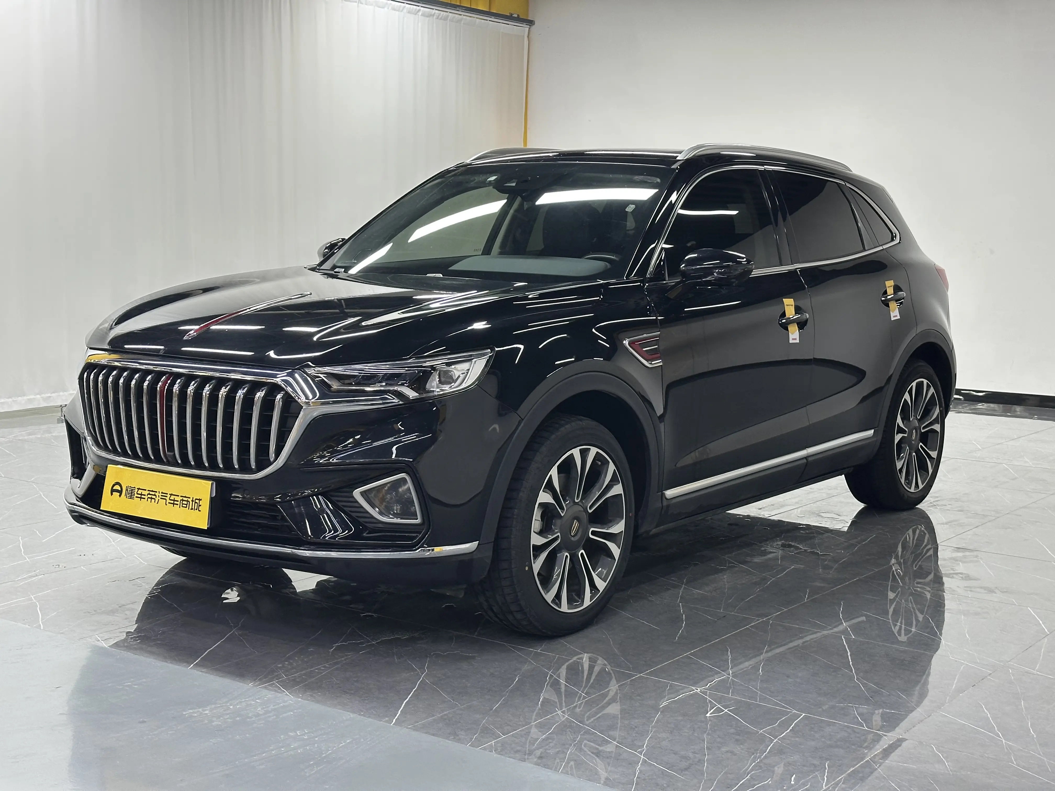 Hongqi HS5  из Китая