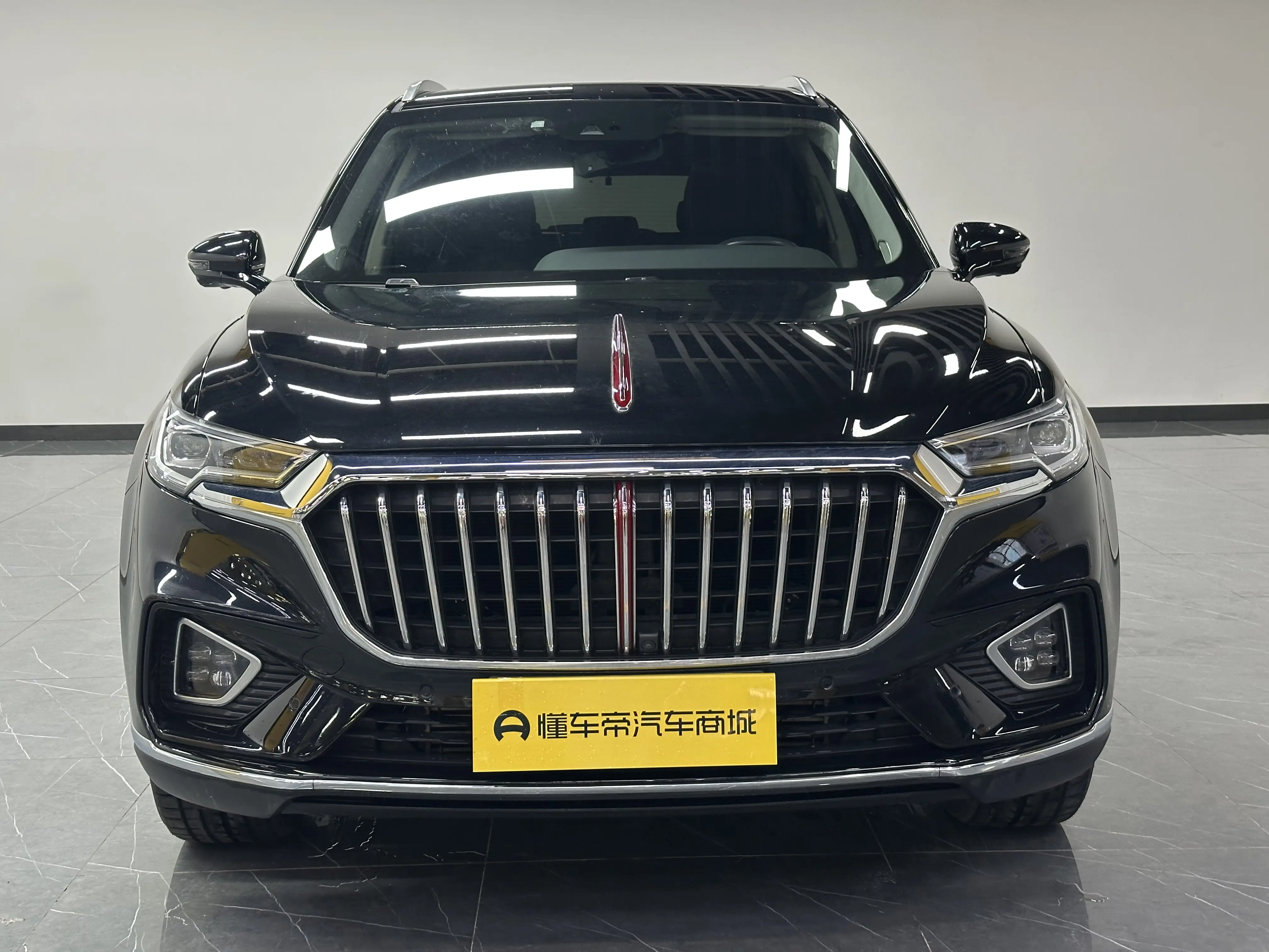 Hongqi HS5  из Китая