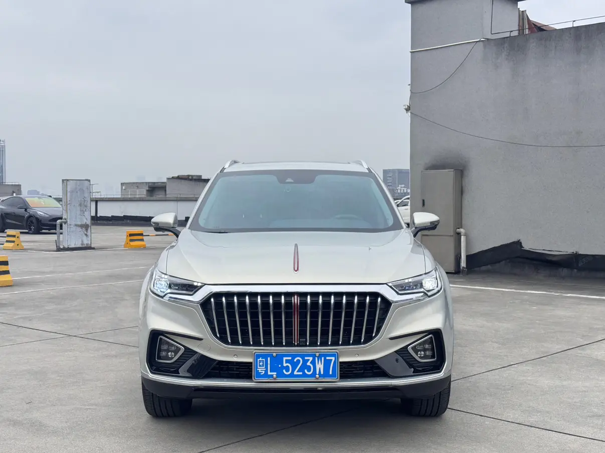 Hongqi HS5  из Китая