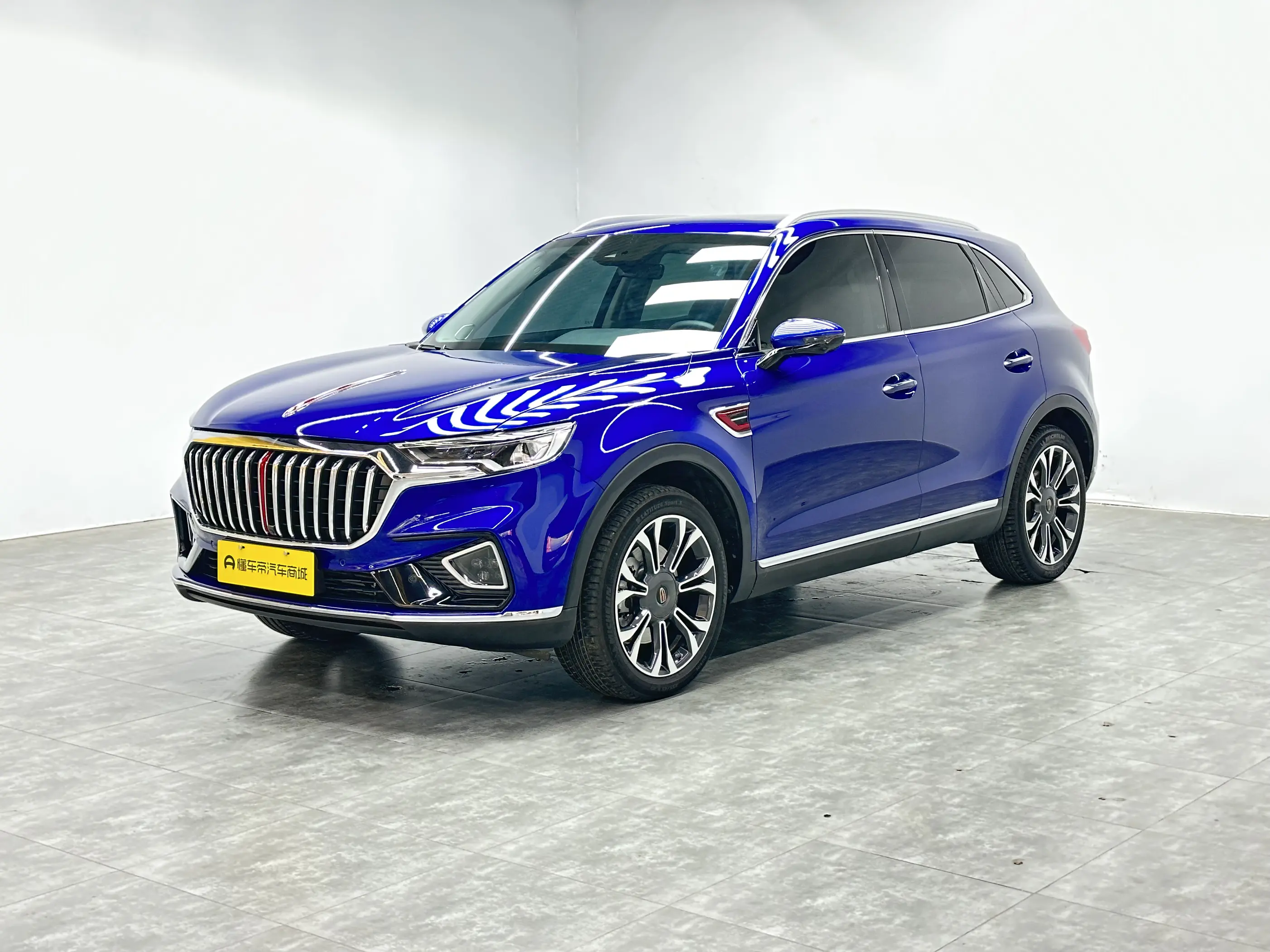 Hongqi HS5  из Китая