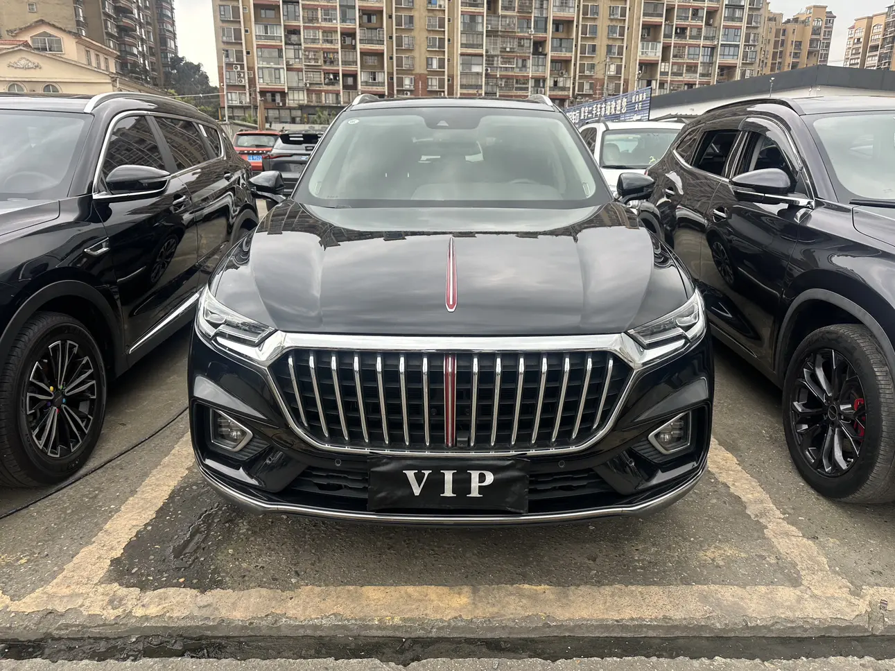 Hongqi HS5  из Китая