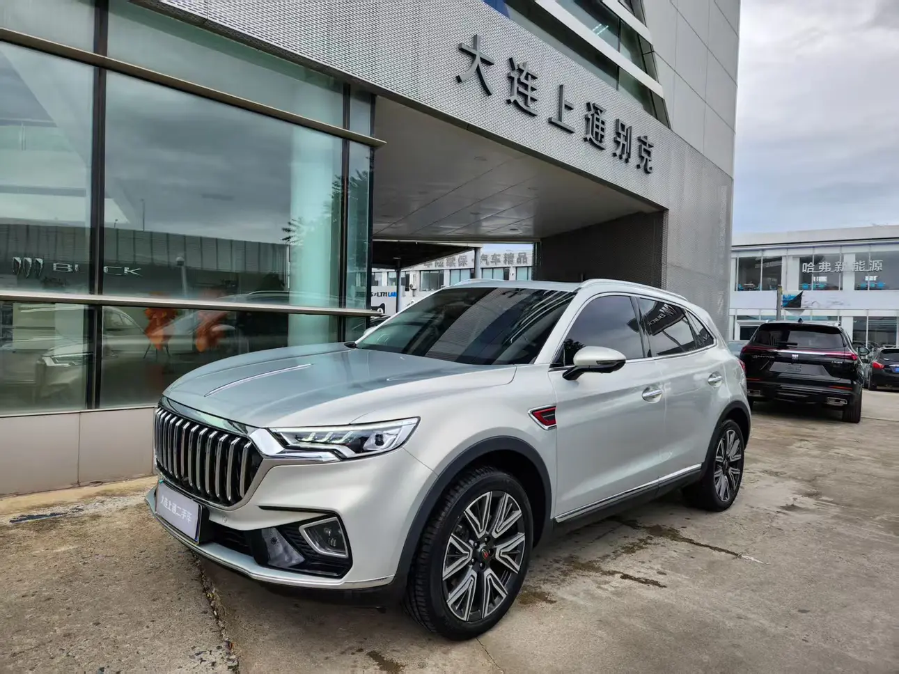 Hongqi HS5  из Китая