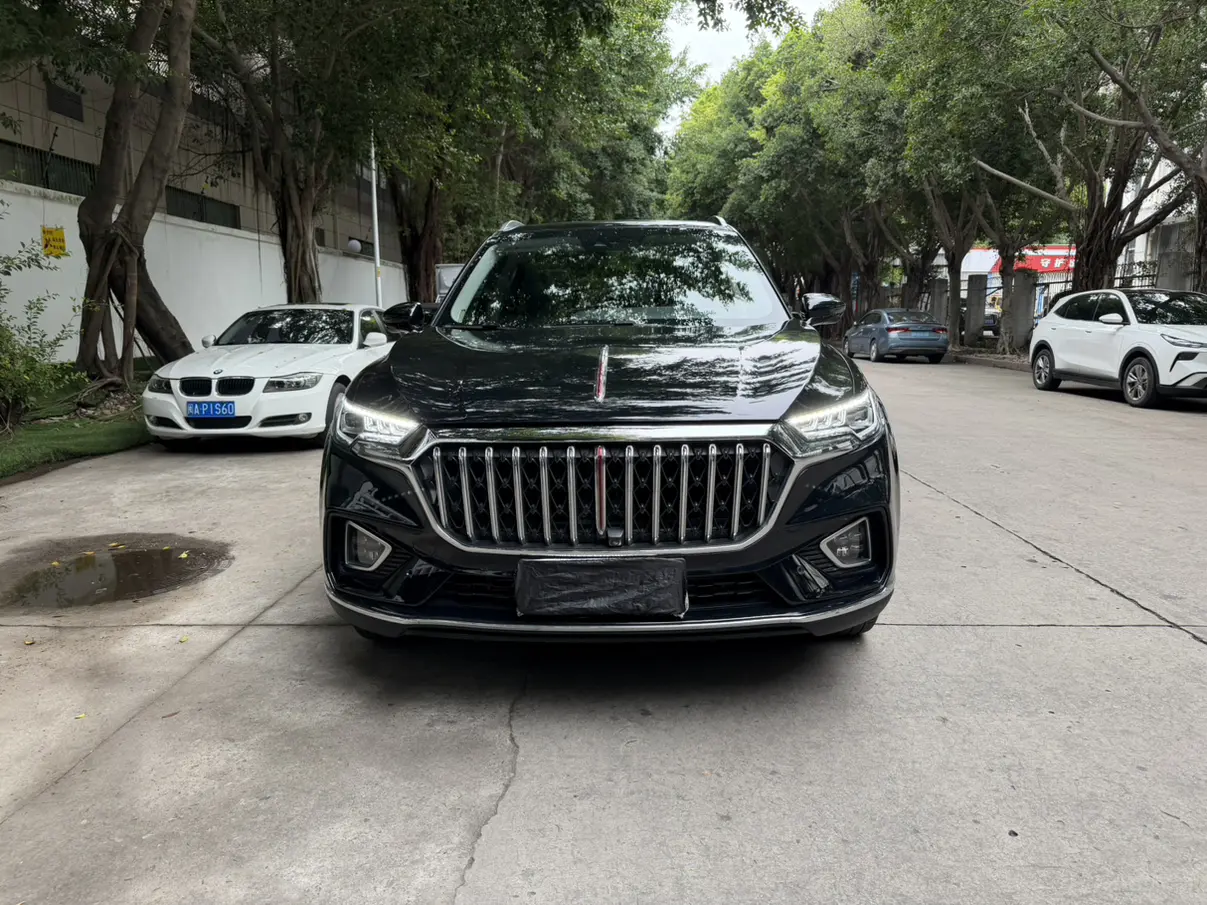 Hongqi HS5  из Китая