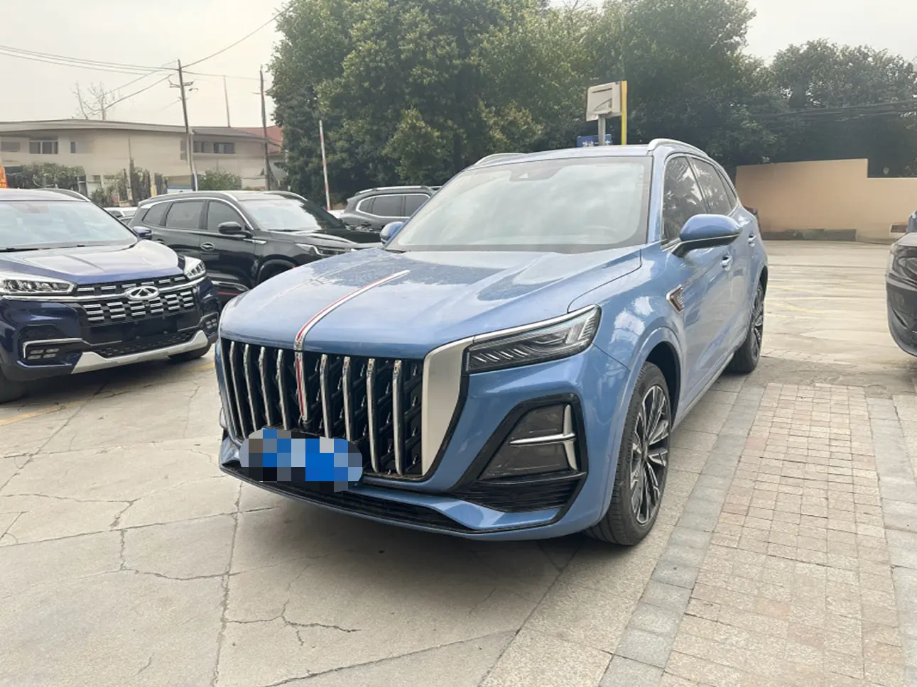 Hongqi HS5  из Китая