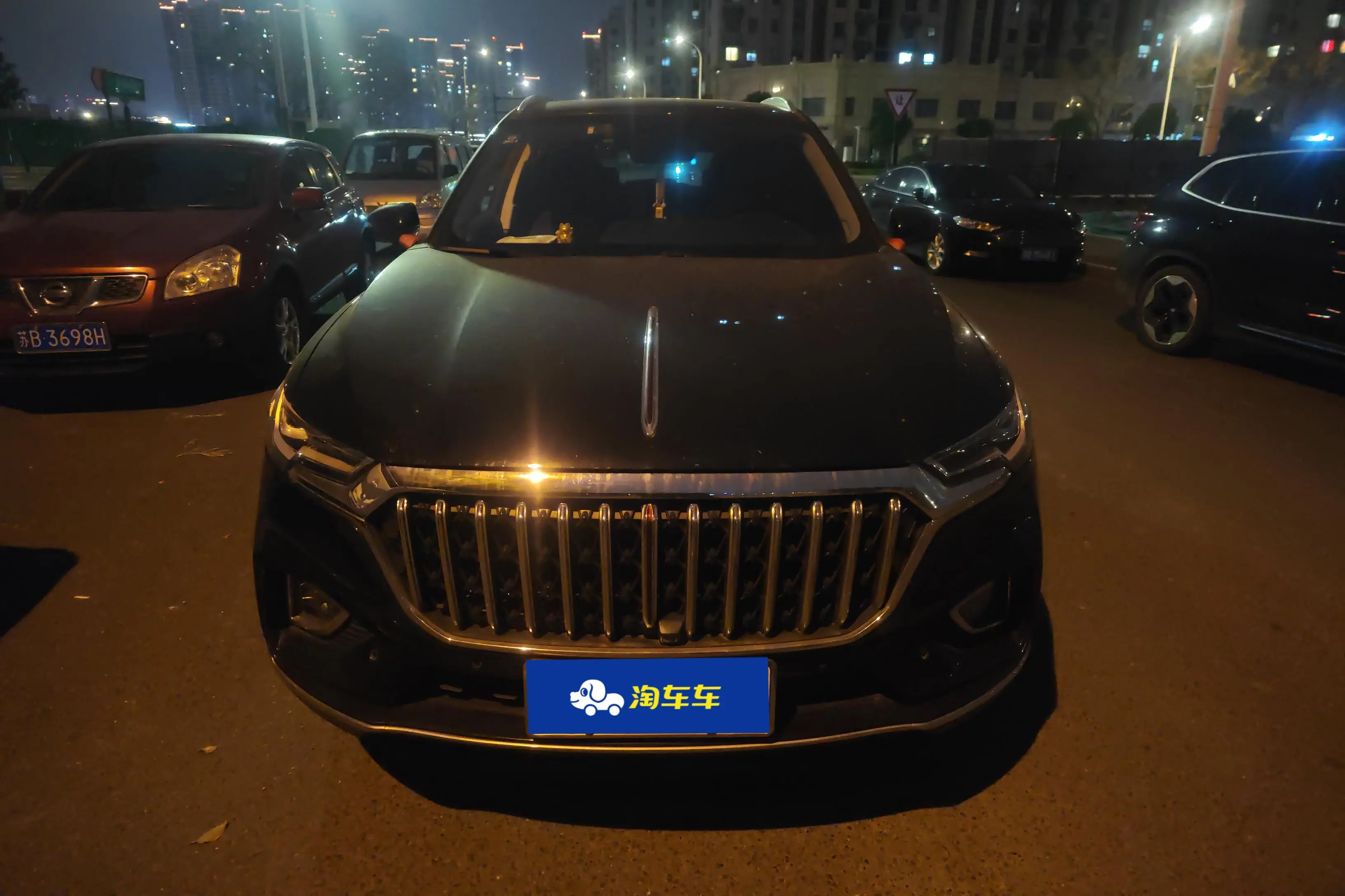 Hongqi HS5  из Китая