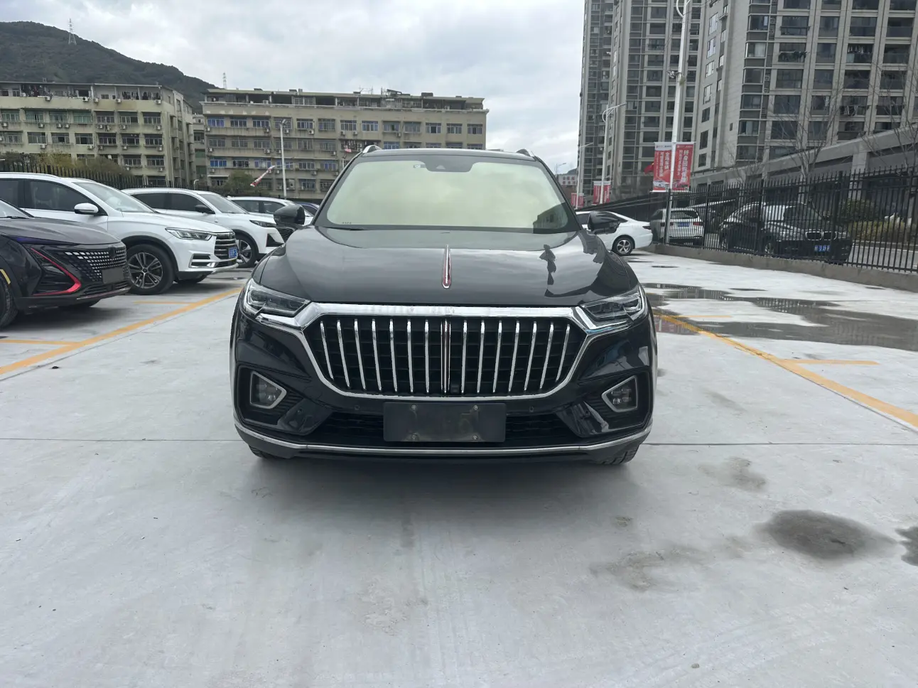 Hongqi HS5  из Китая