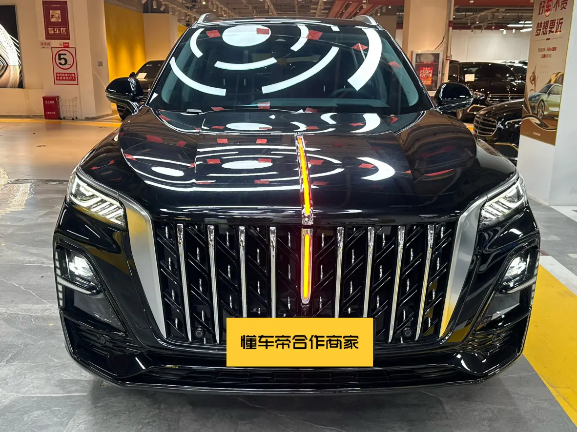 Hongqi HS5  из Китая
