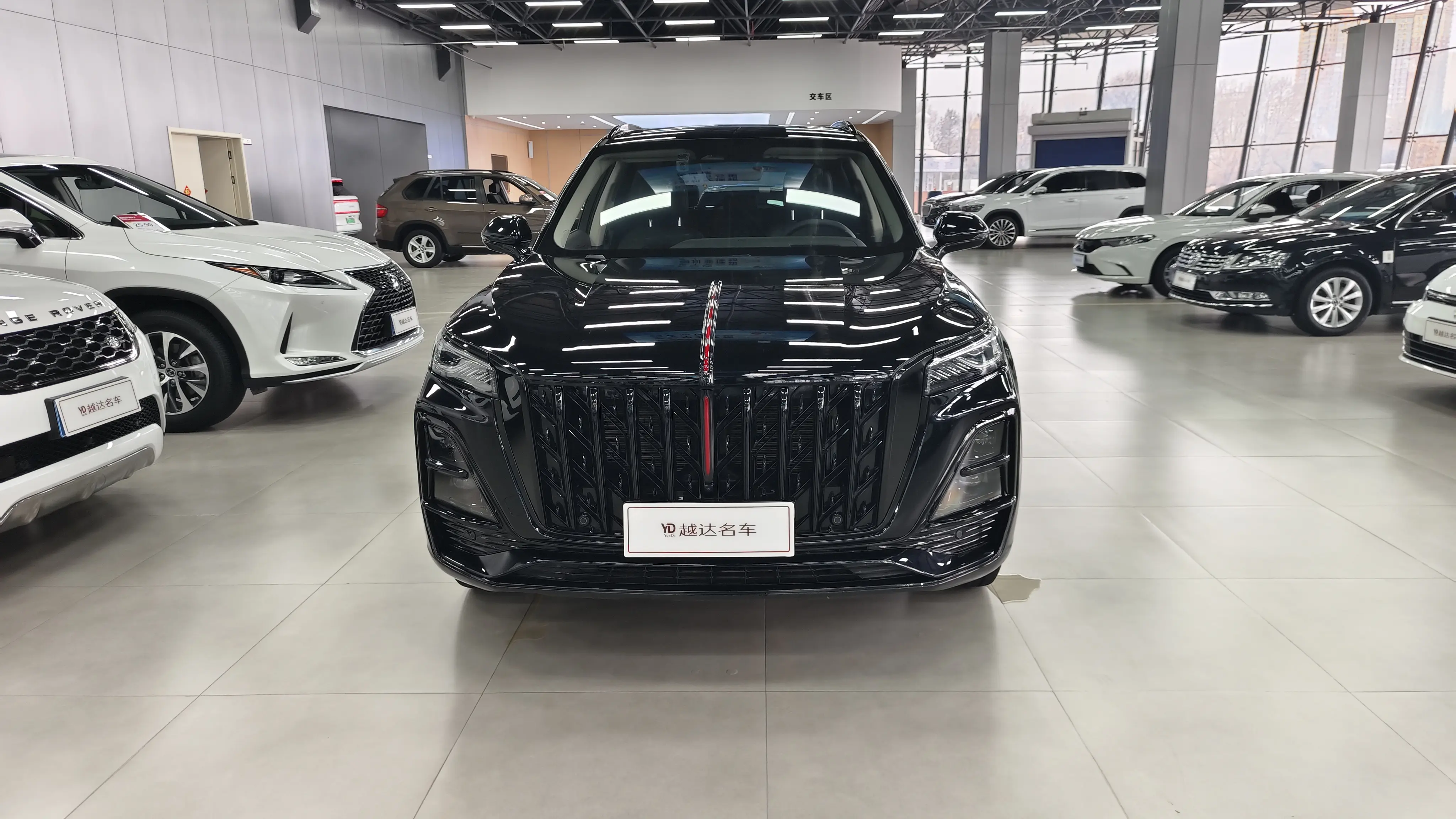 Hongqi HS5  из Китая
