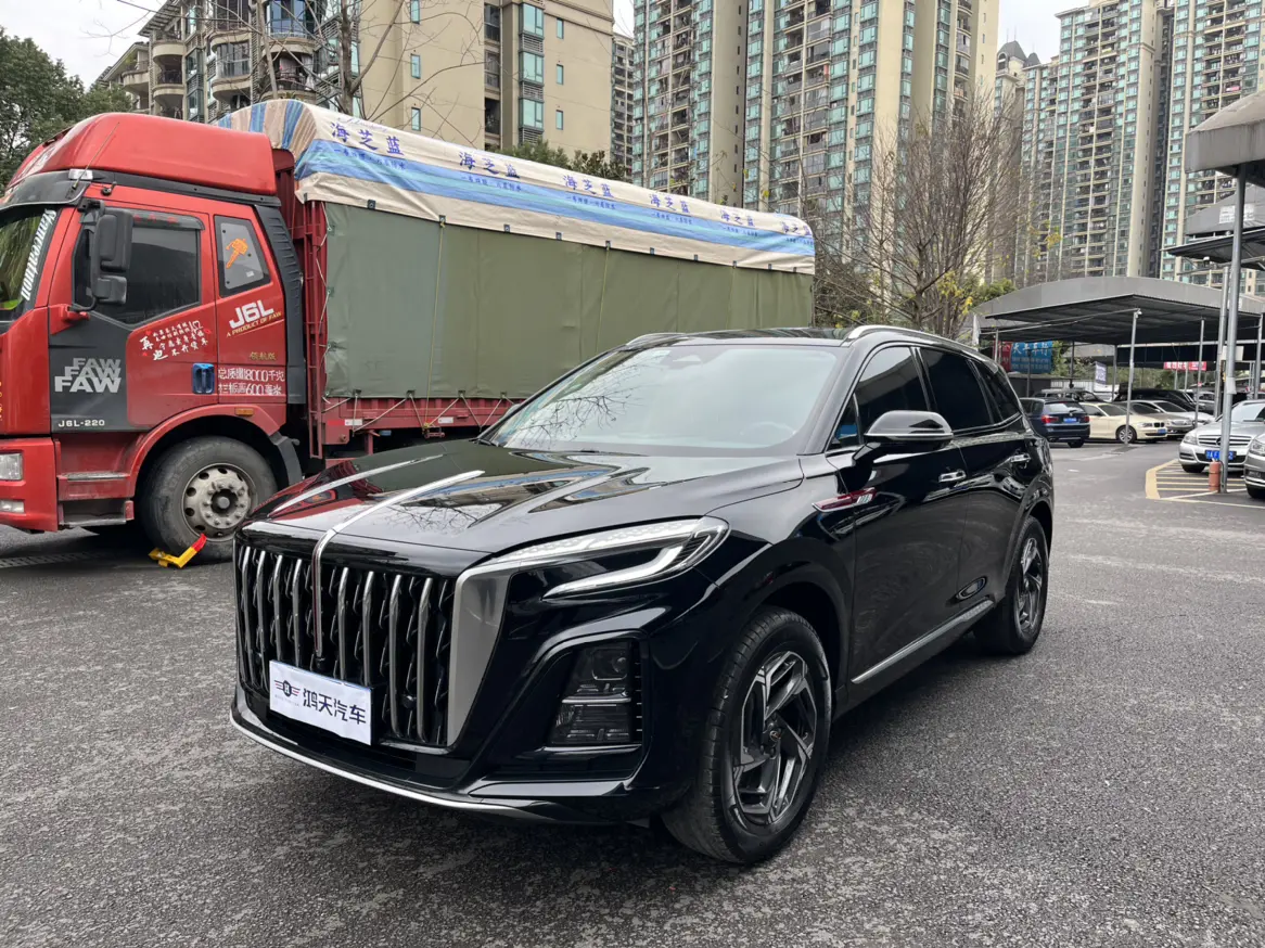 Hongqi HS3  из Китая