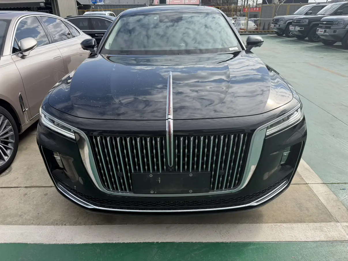Hongqi H9  из Китая
