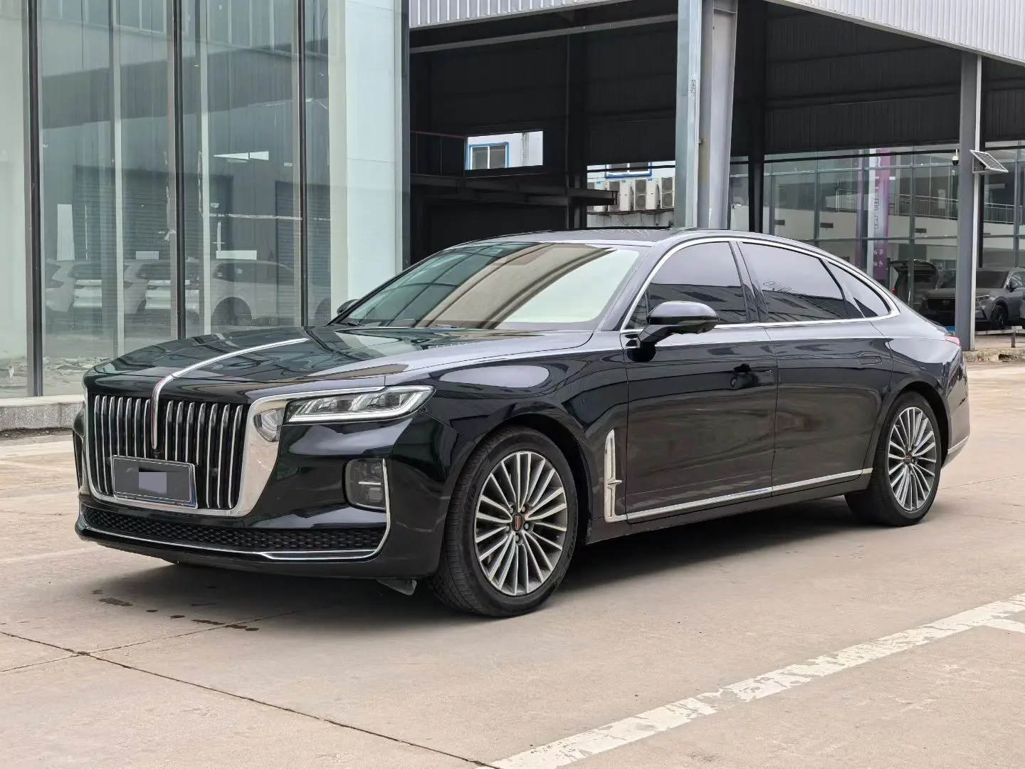 Hongqi H9  из Китая