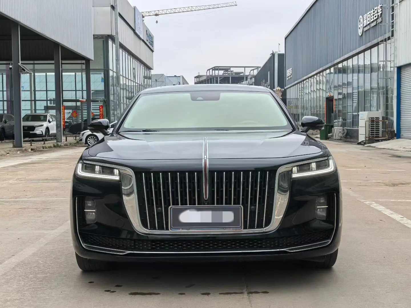 Hongqi H9  из Китая