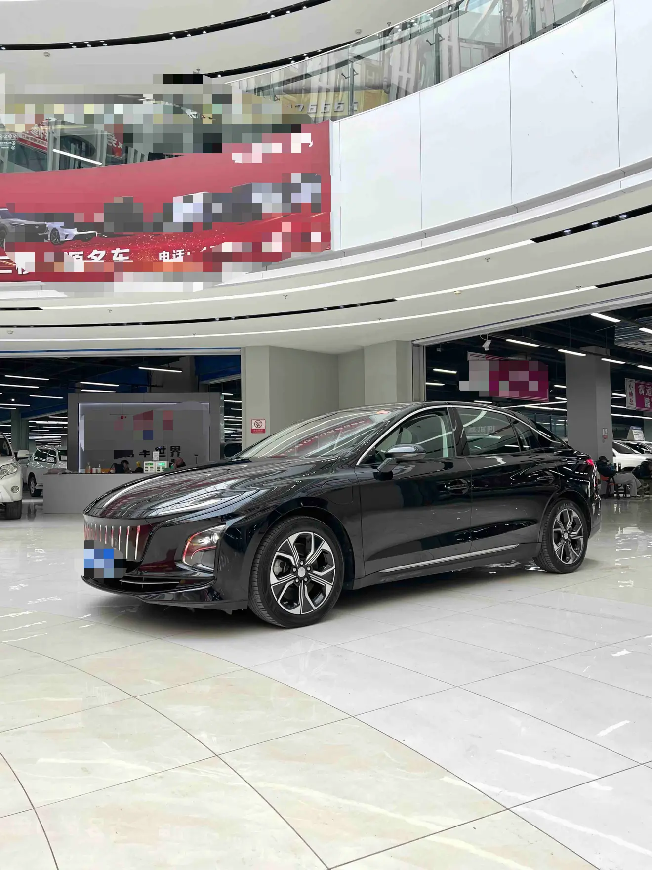 Hongqi E-QM5  из Китая